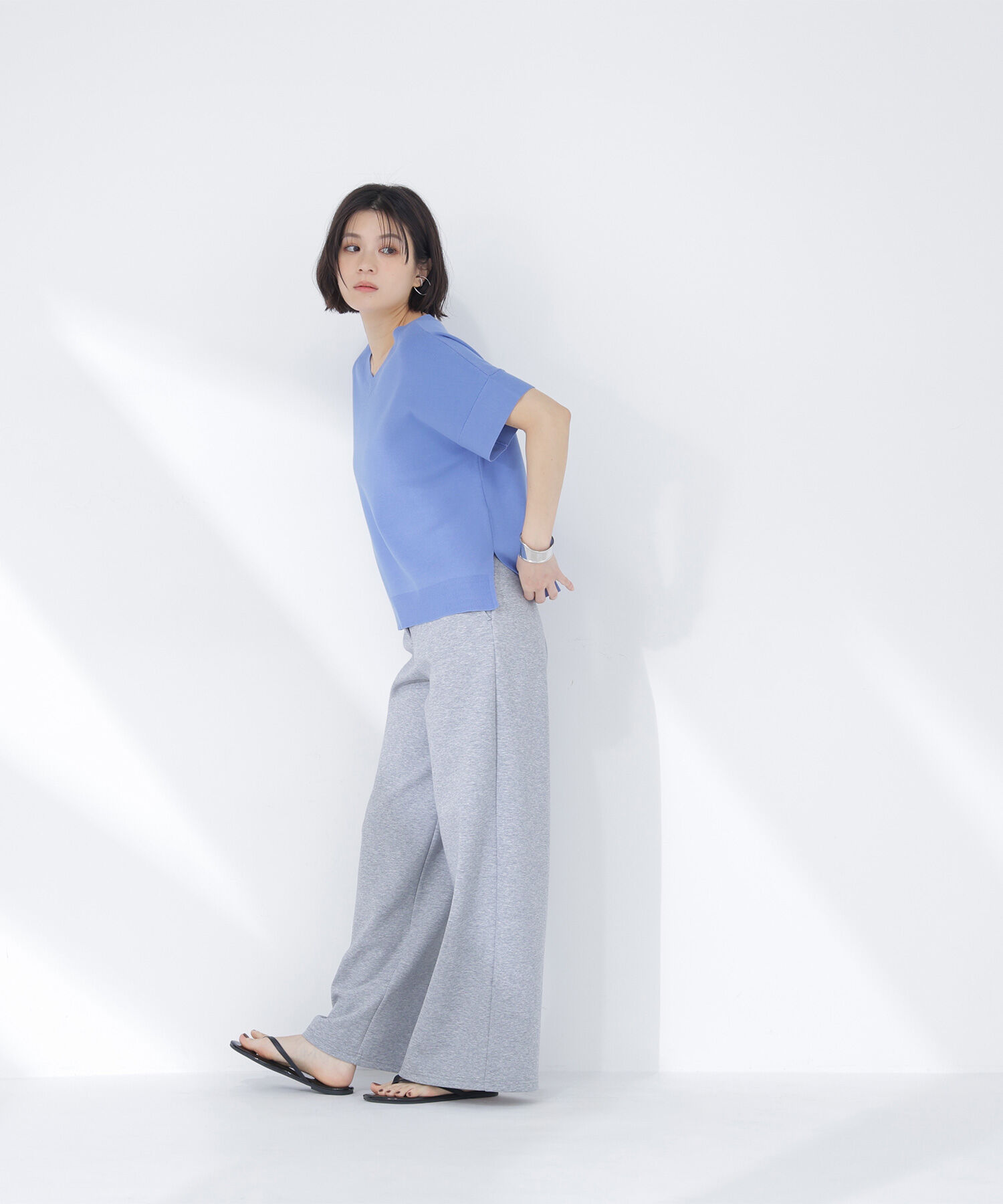  「総針ベーシック Vネックニット」|ニット・セーター|