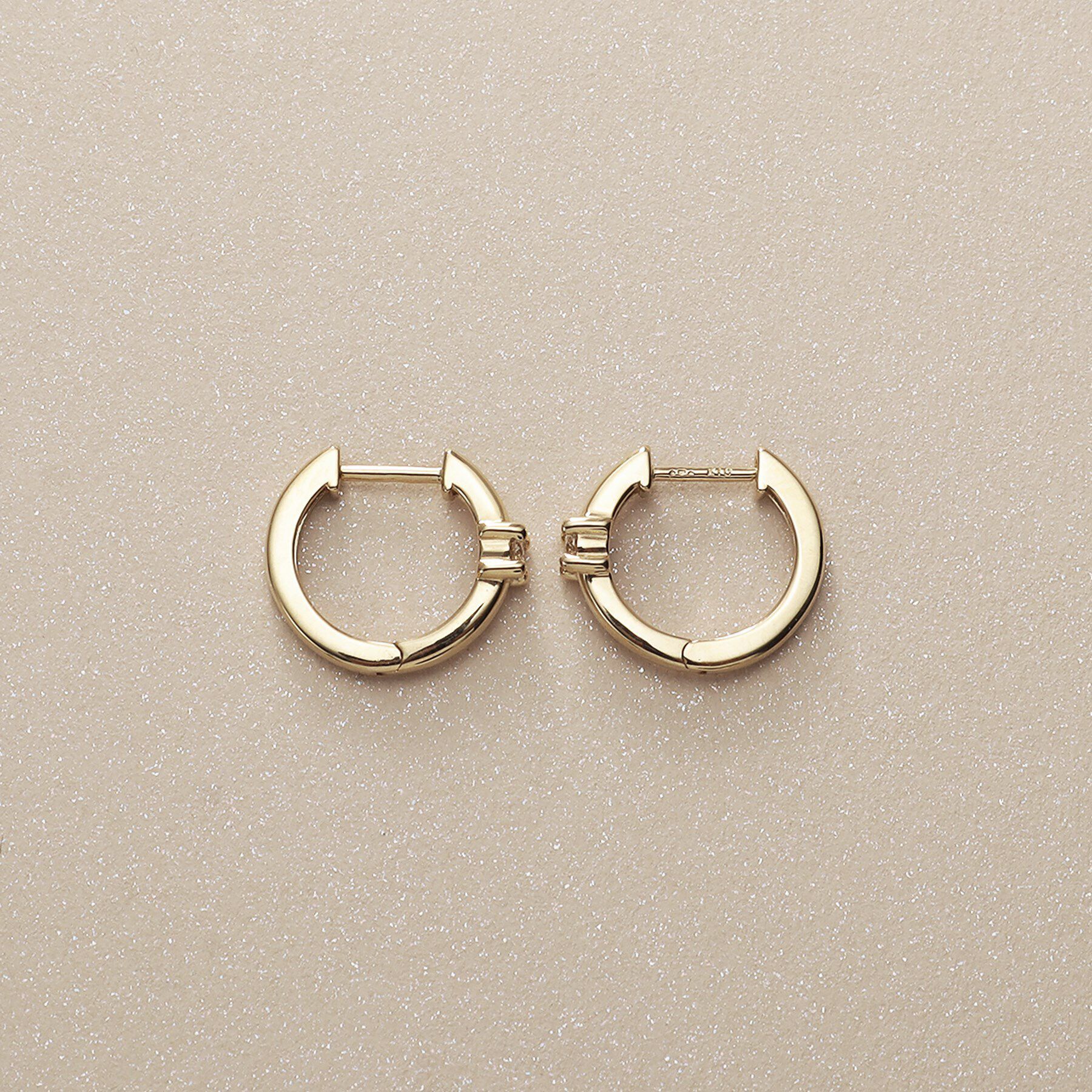 COCOSHNIK「K10ダイヤモンド 爪留め 中折れピアス」|ピアス|