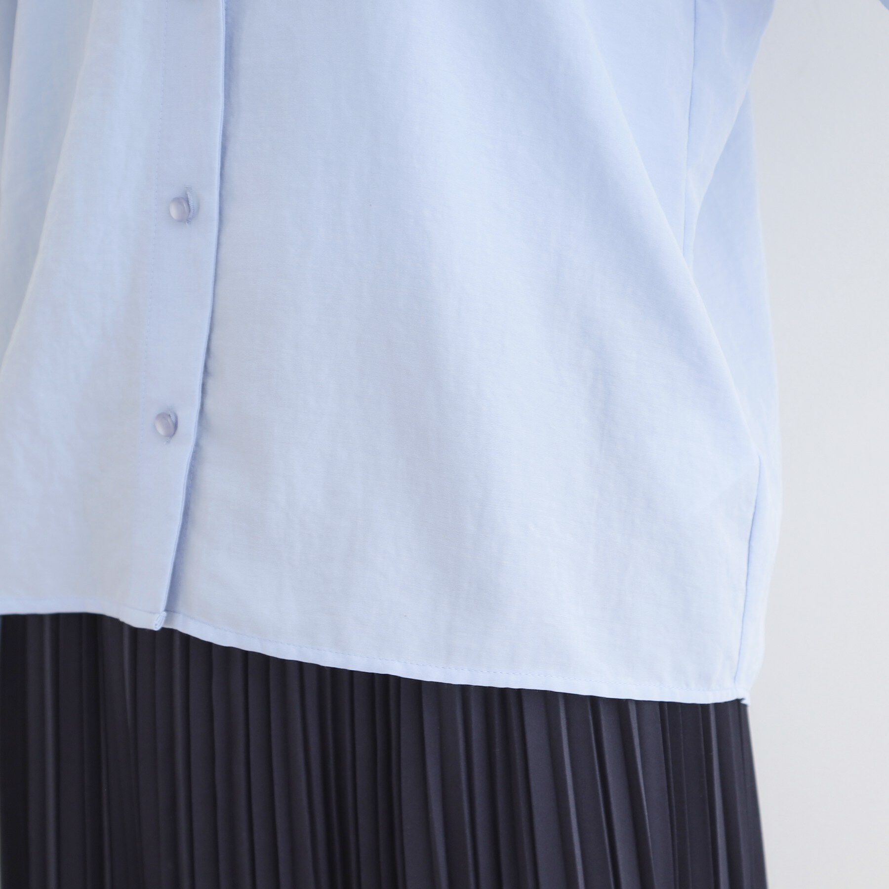 SHOO･LA･RUE「【洗濯後しわになりにくい/S-LL/UV】1枚で華やか　フリル使いがポイント　柔らかブラウス」|シャツ・ブラウス|