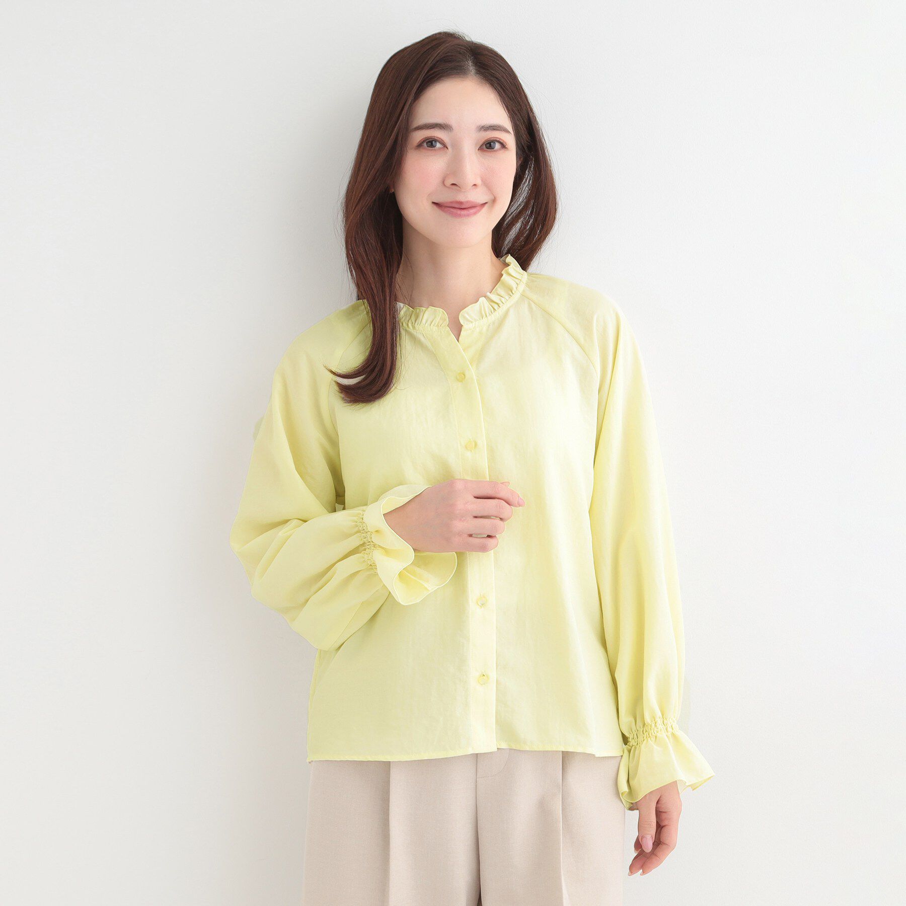 SHOO･LA･RUE「【洗濯後しわになりにくい/S-LL/UV】1枚で華やか　フリル使いがポイント　柔らかブラウス」|シャツ・ブラウス|