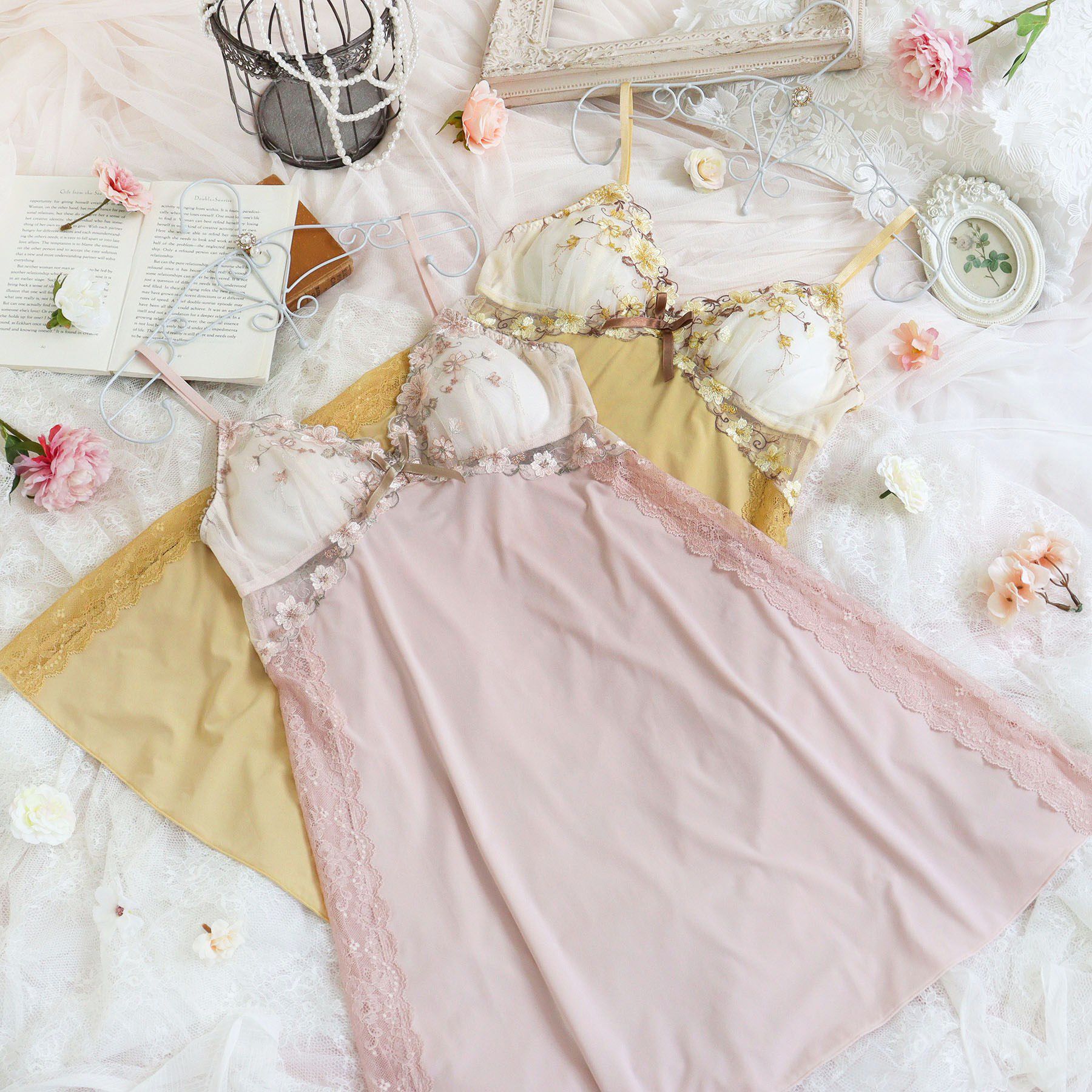 Risa Magli「ジア カップ付スリップ」|キャミソール|