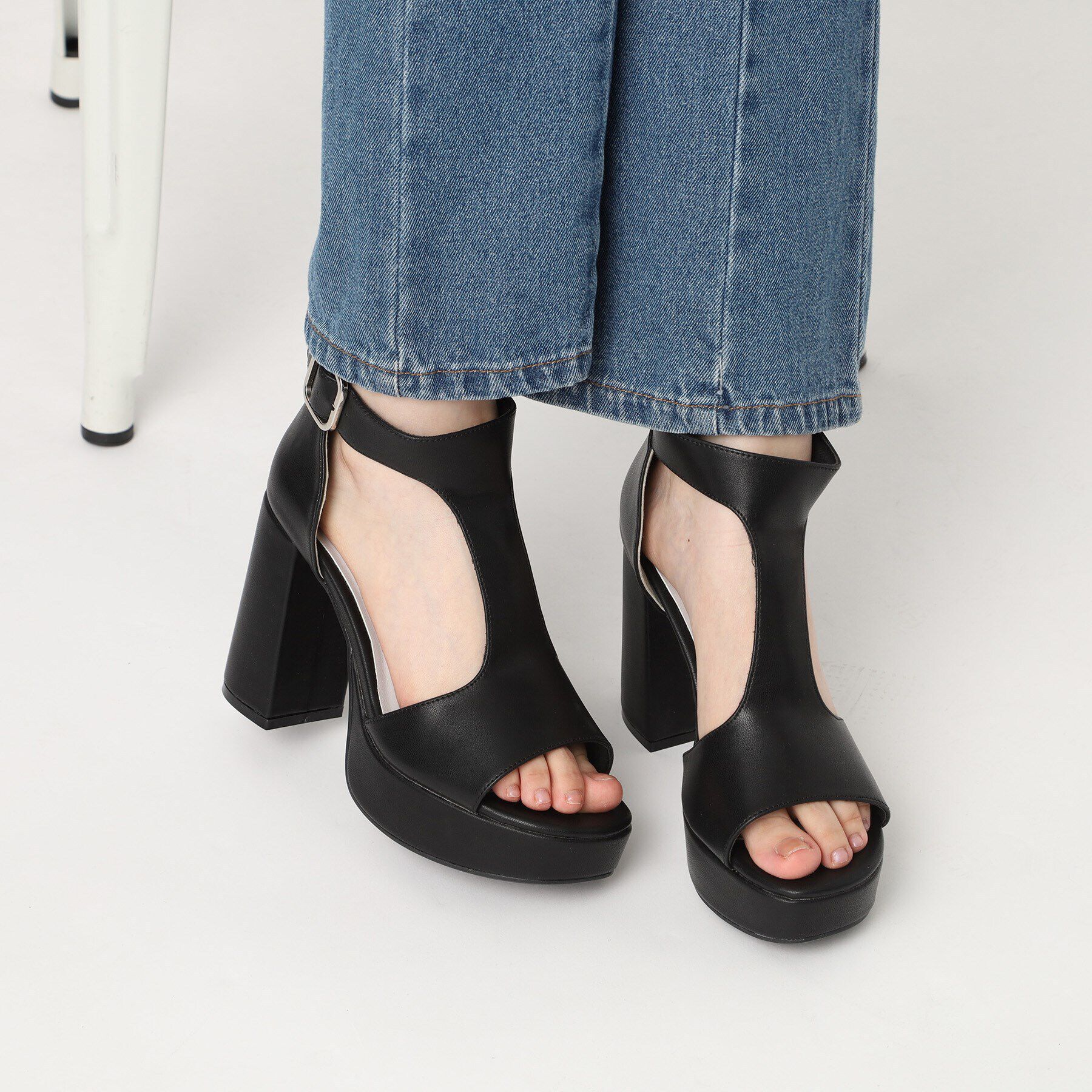 ESPERANZA「Tストラップスクエアサンダル」|サンダル|