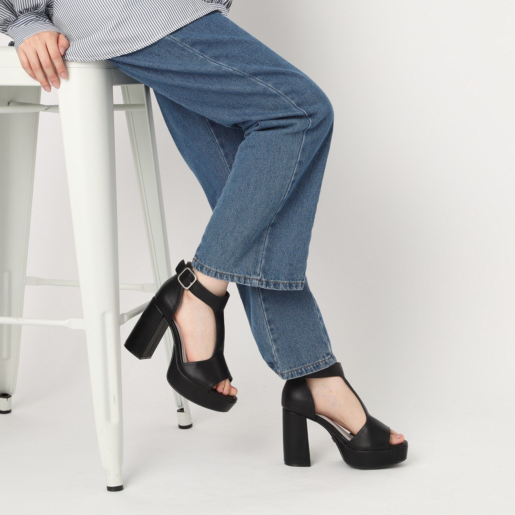 ESPERANZA「Tストラップスクエアサンダル」|サンダル|