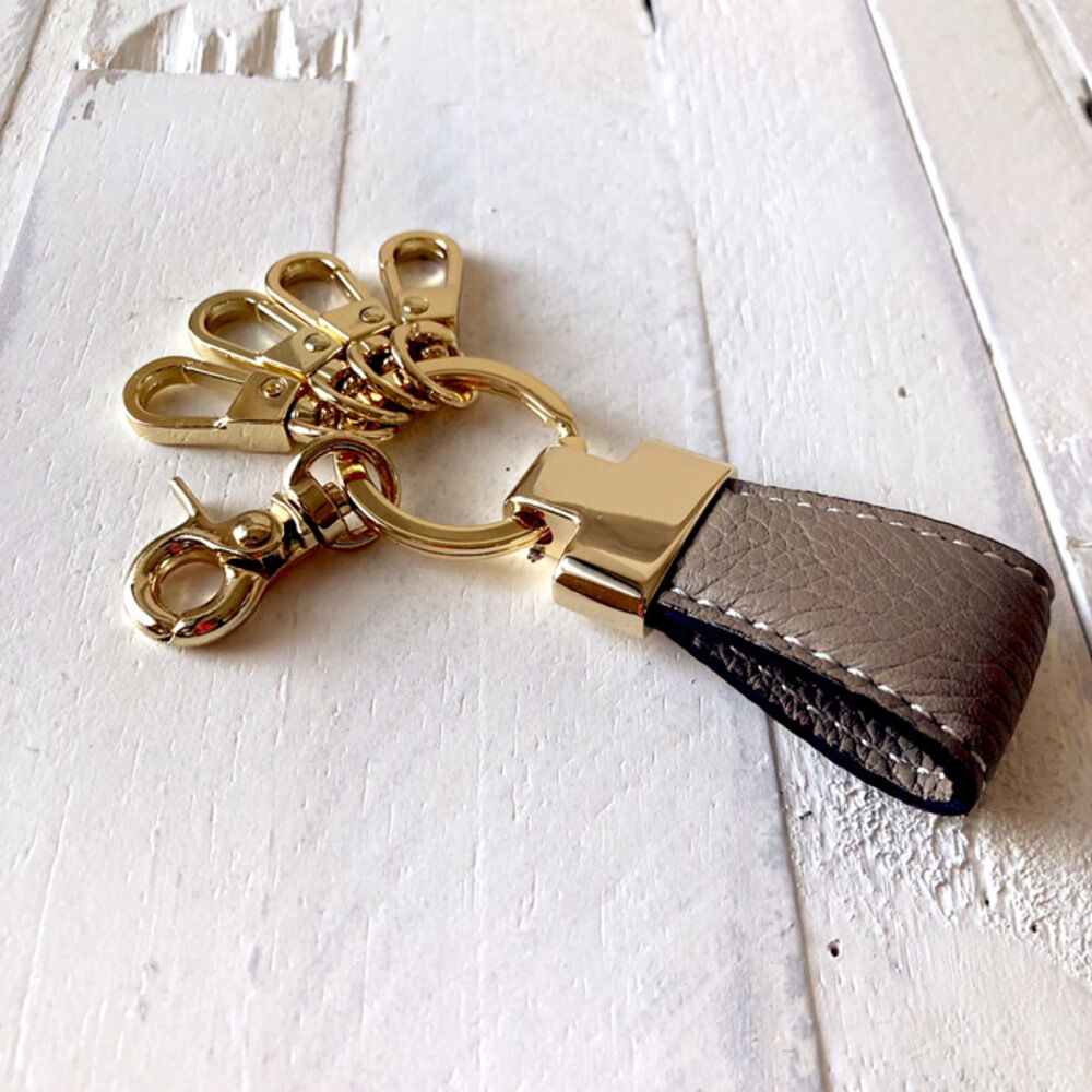 BACKYARD FAMILY「キーホルダー 本革 通販 キーリング キーチャーム レディース メンズ レザー 革 ペア おしゃれ」|チャーム・キーホルダー|グレー1