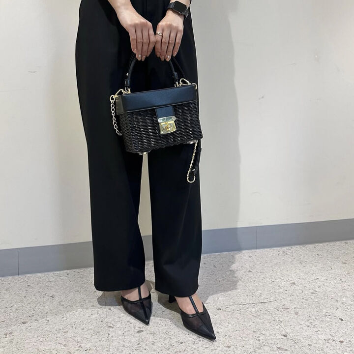 ダイアナ「Tストラップシアーパンプス　U35254」|サンダル|