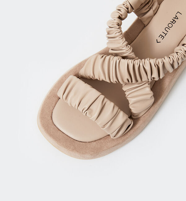 AU BANNISTER「【LAROUTE】シャーリングベルトサンダル」|サンダル|