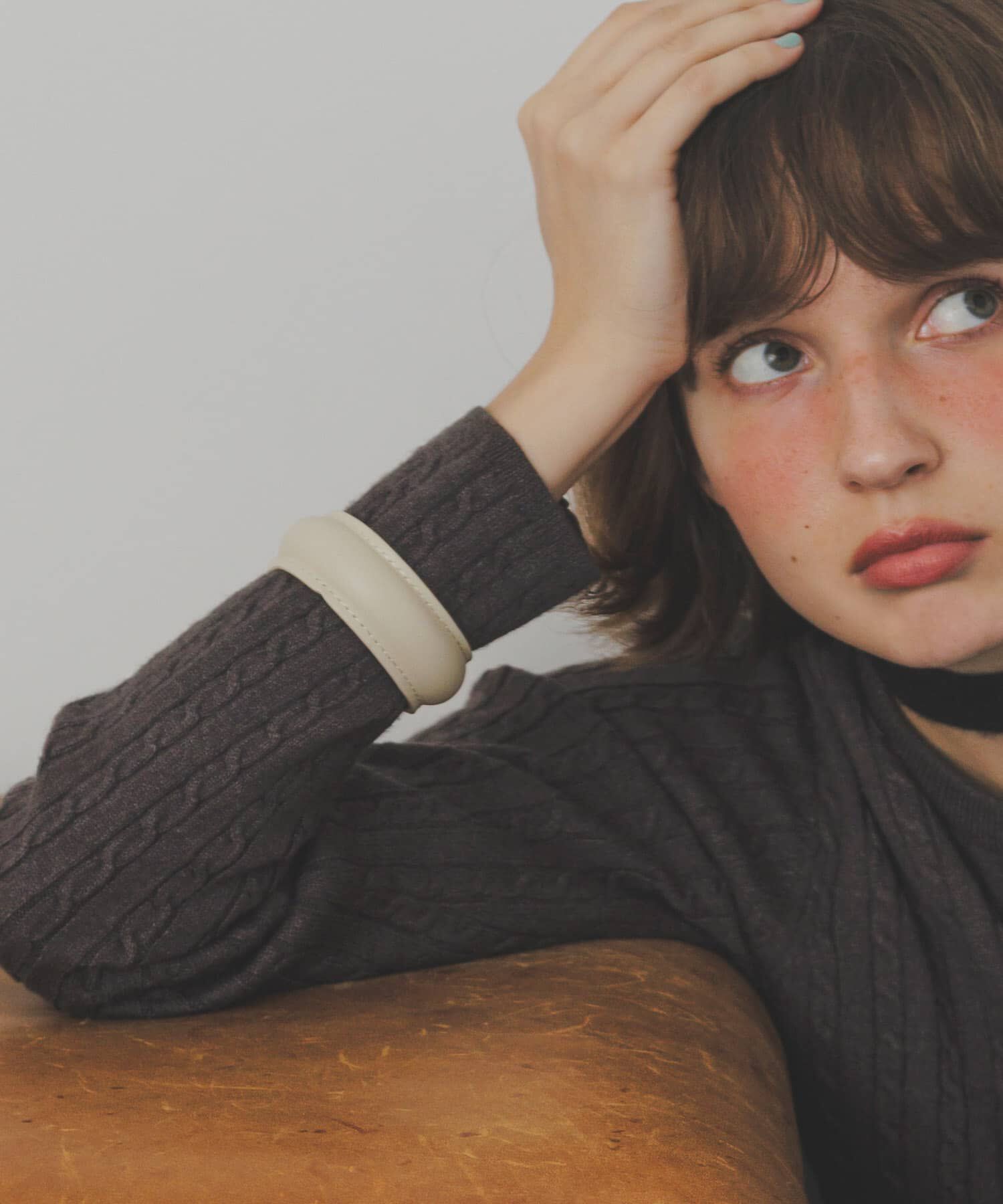 SMELLY「シンプルレザーバングル」|ブレスレット・バングル|アイボリー