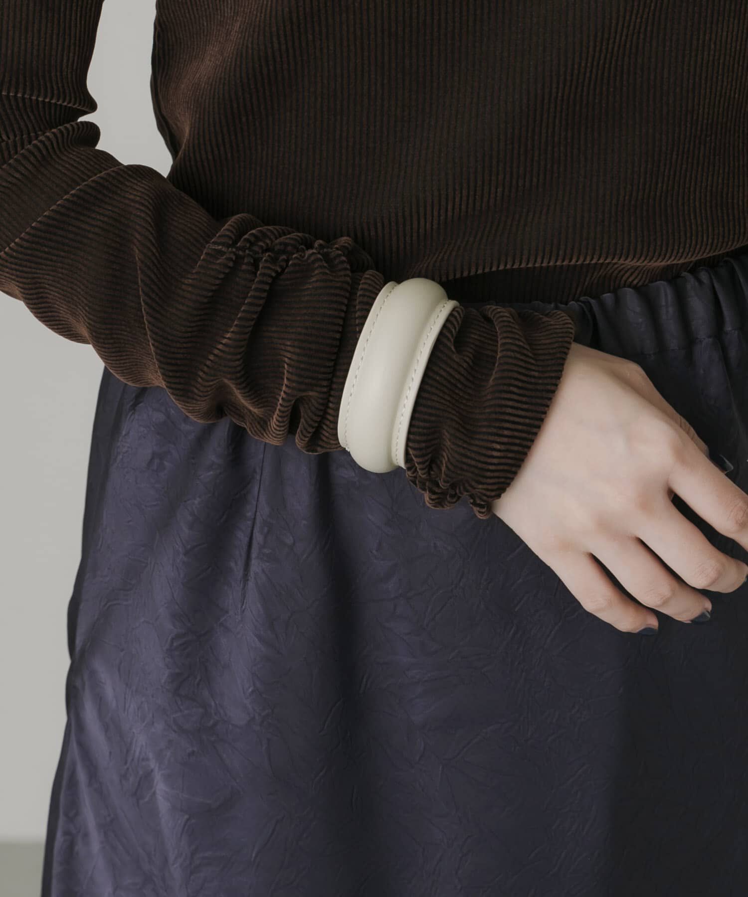 SMELLY「シンプルレザーバングル」|ブレスレット・バングル|