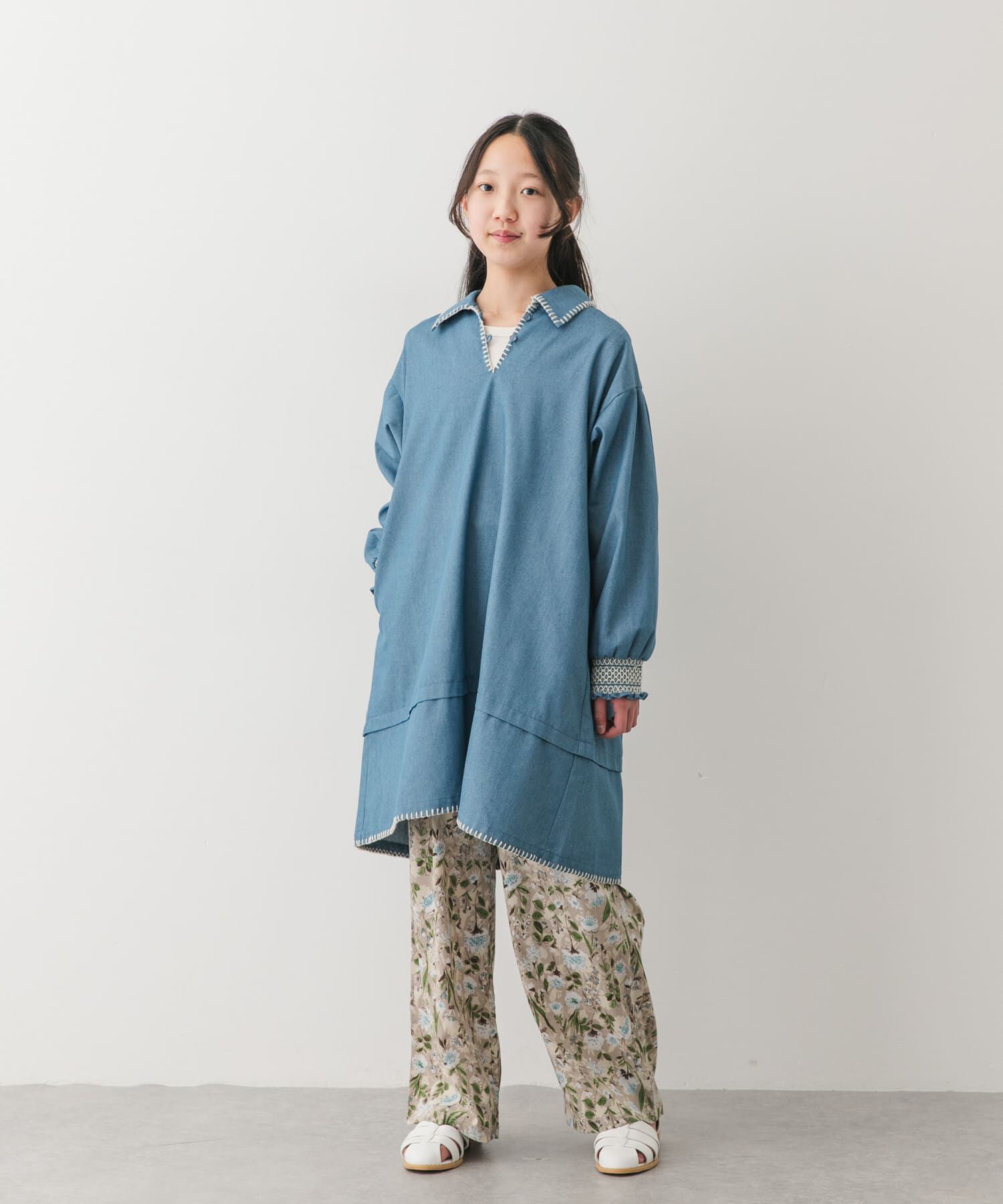 URBAN RESEARCH DOORS「『150サイズあり』デニム刺繍ワンピース(KIDS)」|ワンピース|