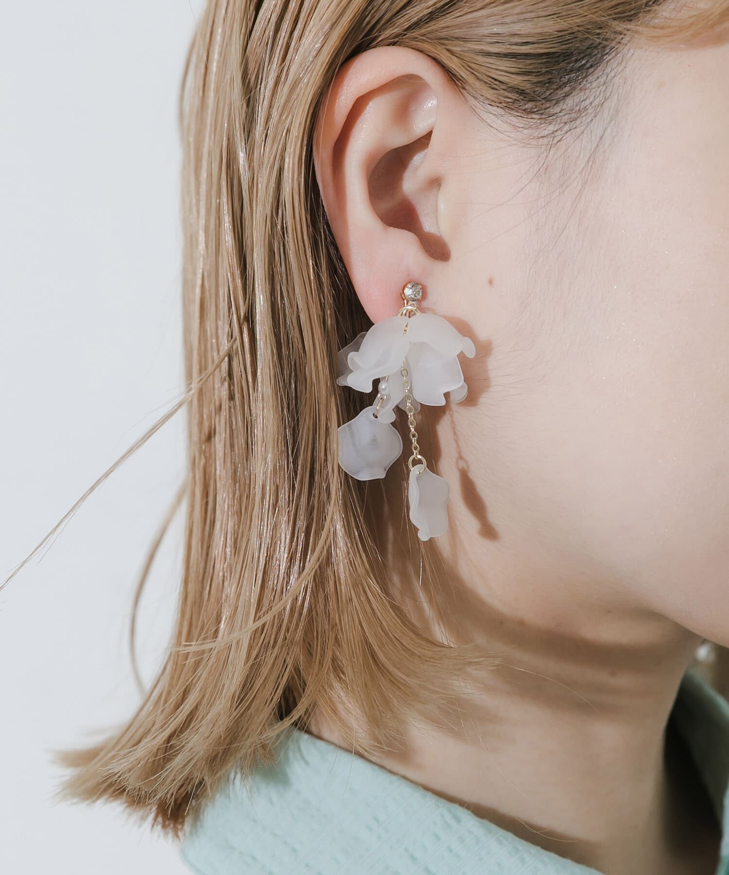 SMELLY「シアーペタルボリュームイヤリング」|イヤリング|