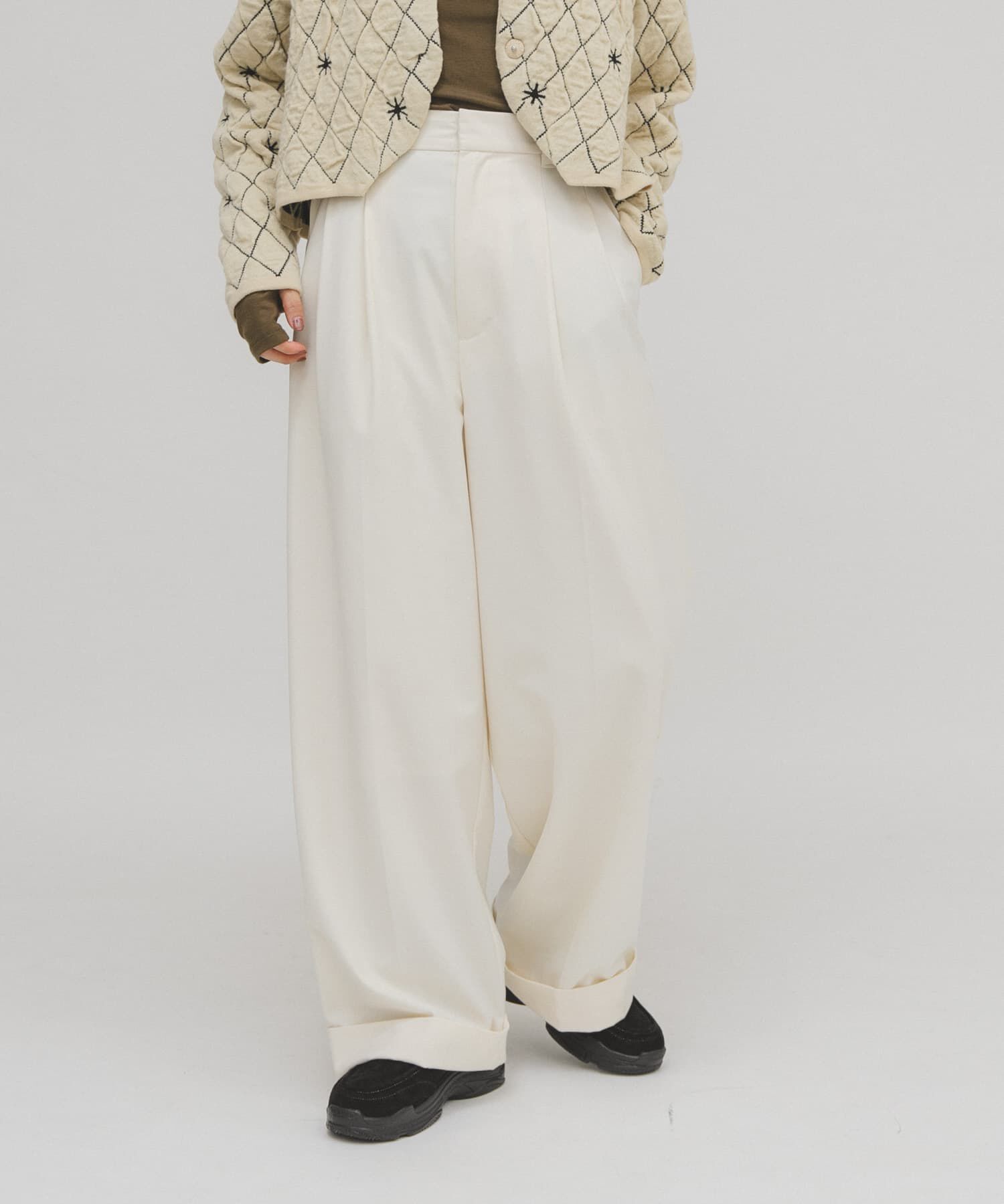  「センタープレスストレートパンツ」|その他|アイボリー