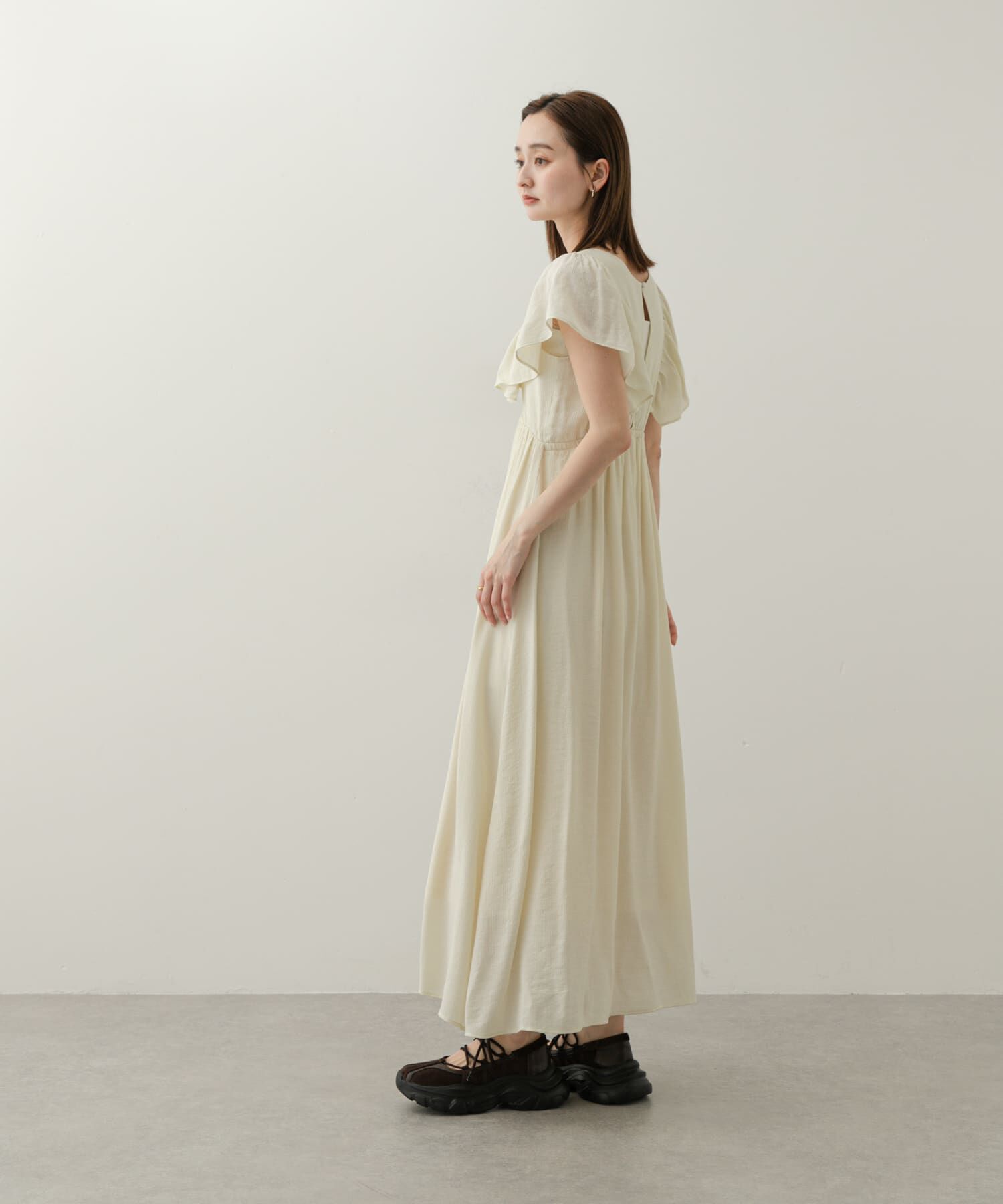 SENSE OF PLACE by URBAN RESEARCH「Vネックウエストマークフリルワンピース」|ワンピース|