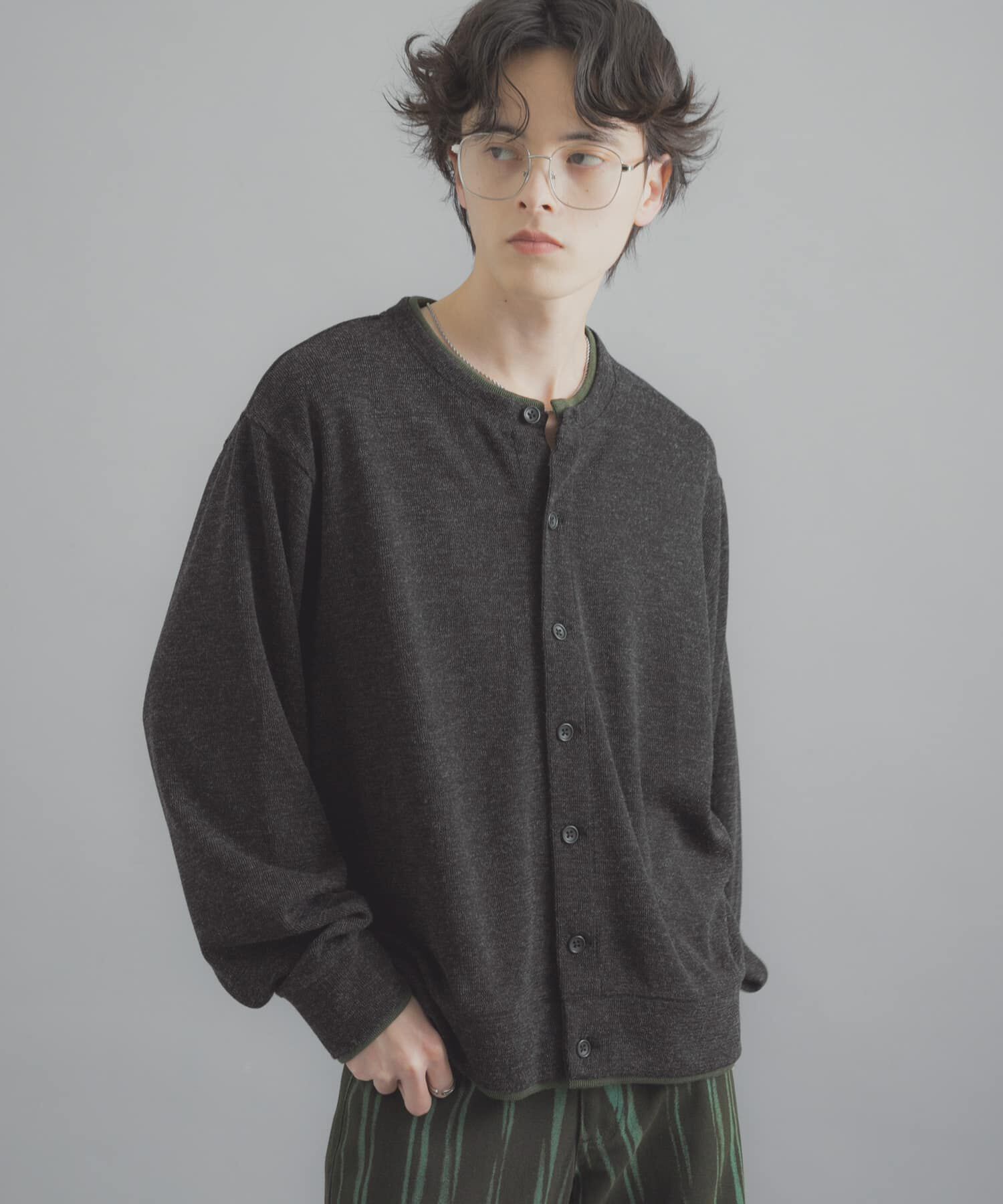 SENSE OF PLACE by URBAN RESEARCH「フェイクレイヤードクルーネックカーディガン」|カーディガン|チャコールグレー