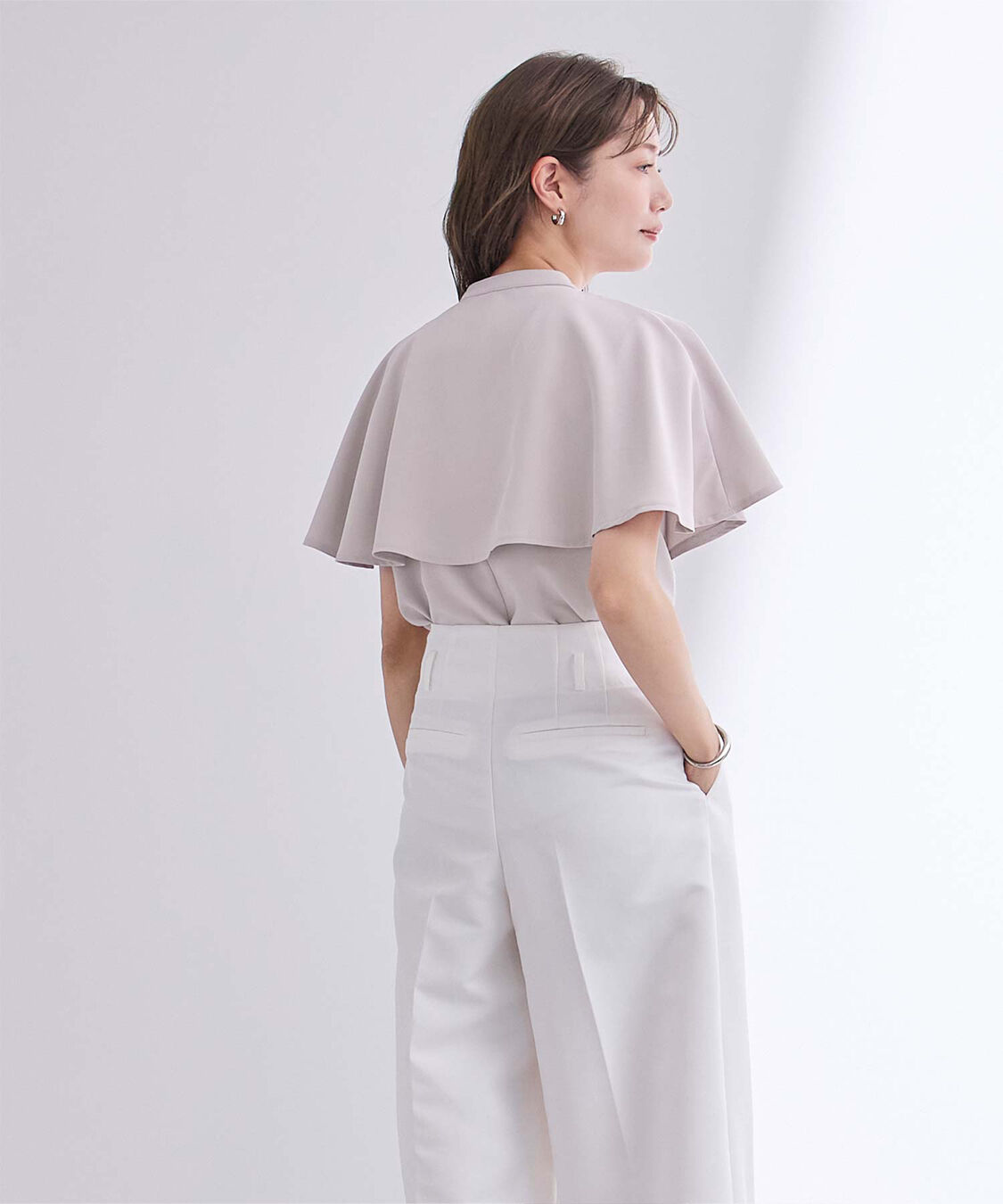 ur's「バンドカラーケープブラウス」|シャツ・ブラウス|