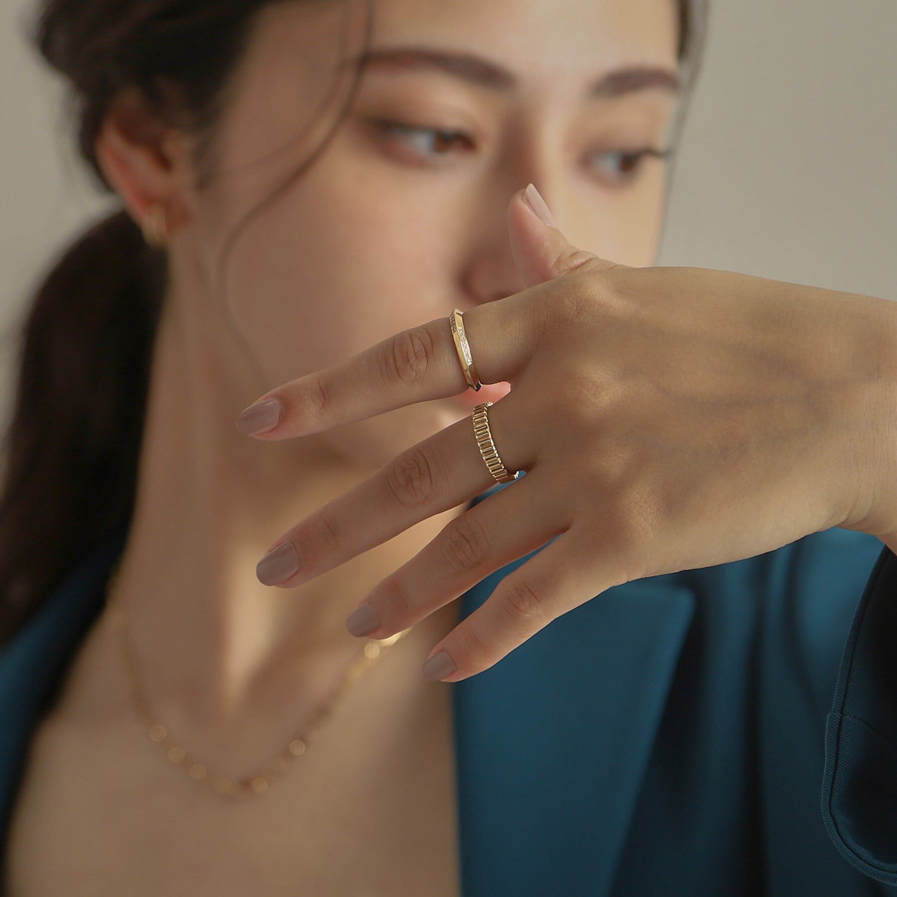 COCOSHNIK「K10ダイヤモンド しのぎダイアゴナル リング」|リング|