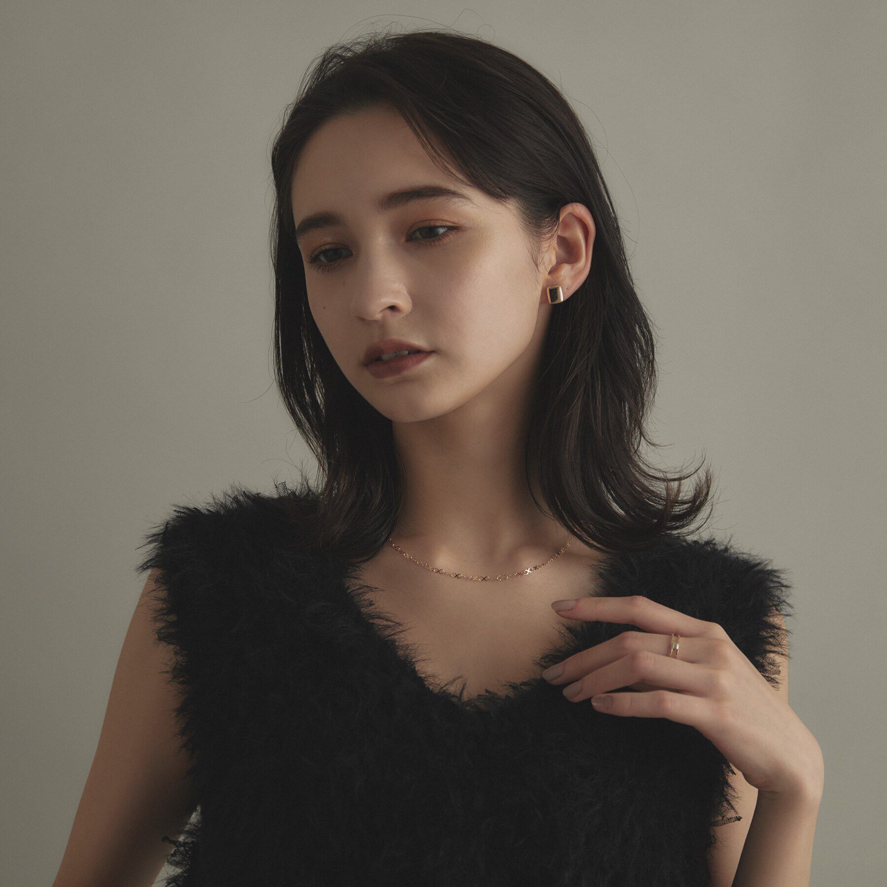 COCOSHNIK「K10中空クッションシェイプ スタッドピアス大」|ピアス|