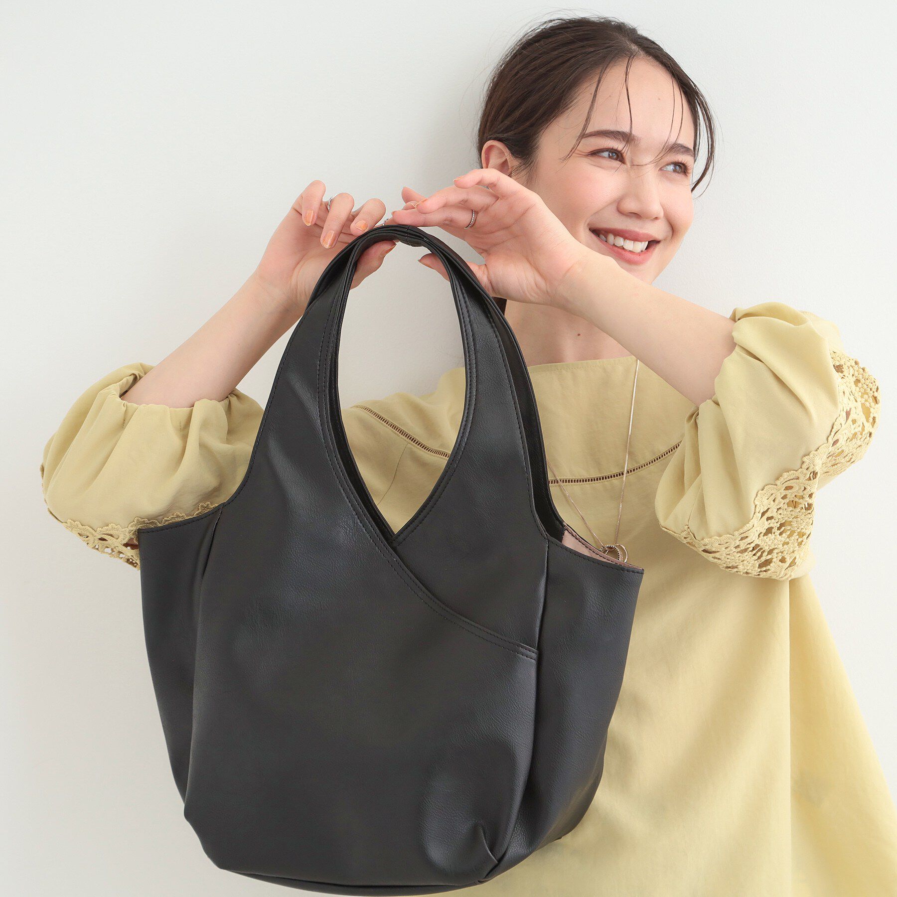 SHOO･LA･RUE「前後ポケットバルーントートバッグ」|トートバッグ|ブラック(019)