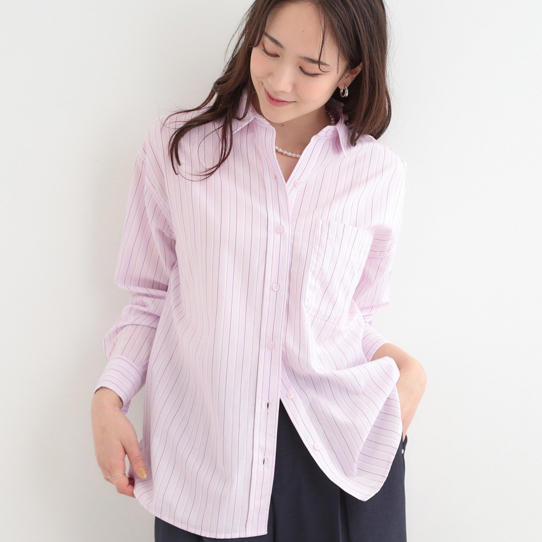 SHOO･LA･RUE「【選べる色・柄/S-LL】通年使える レギュラーカラーシャツ」|シャツ・ブラウス|ライトピンク(370
