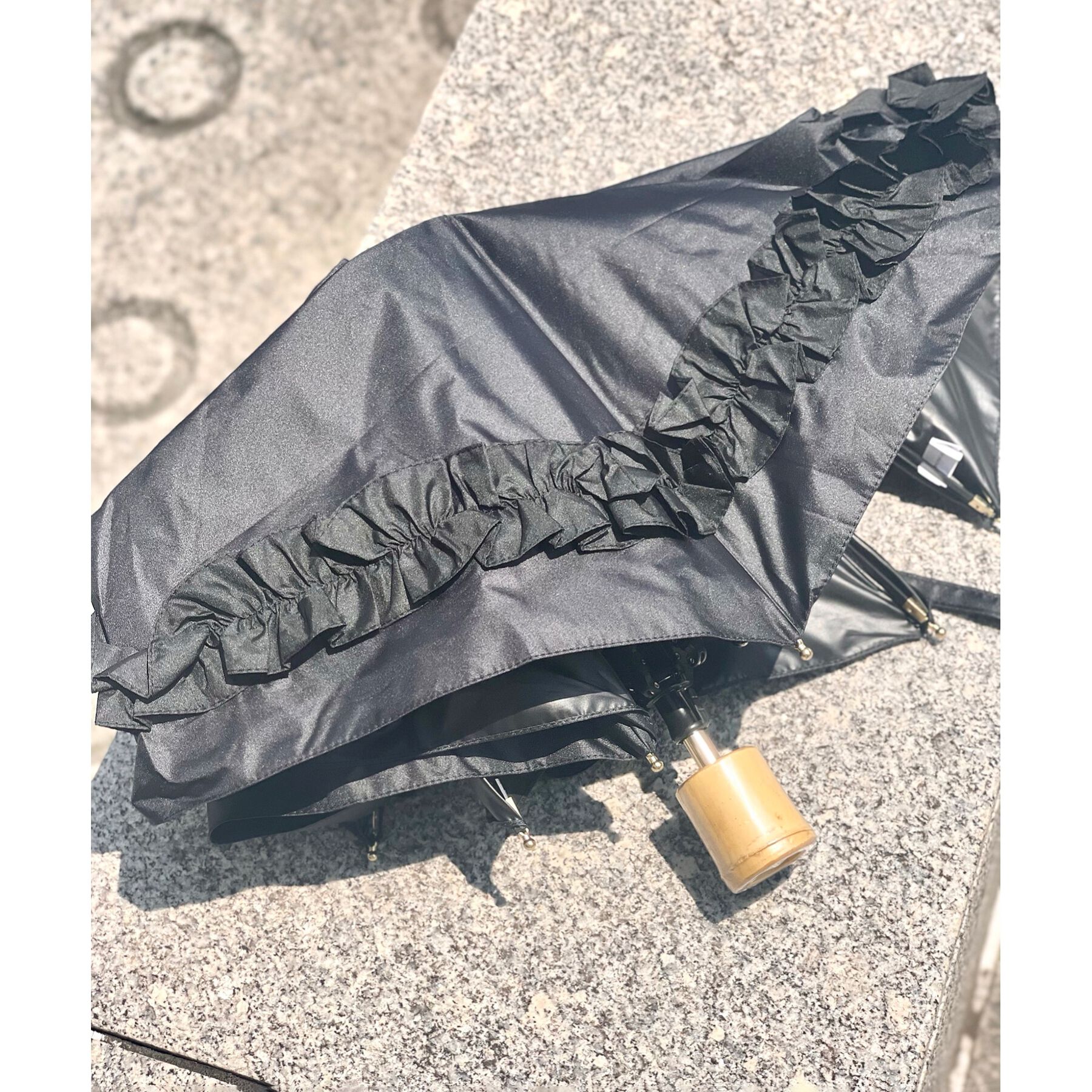 Ober Tashe「pink trick/ピンクトリック　遮光率100％！ギャザーフリル折りたたみ日傘（晴雨兼用）」|傘|