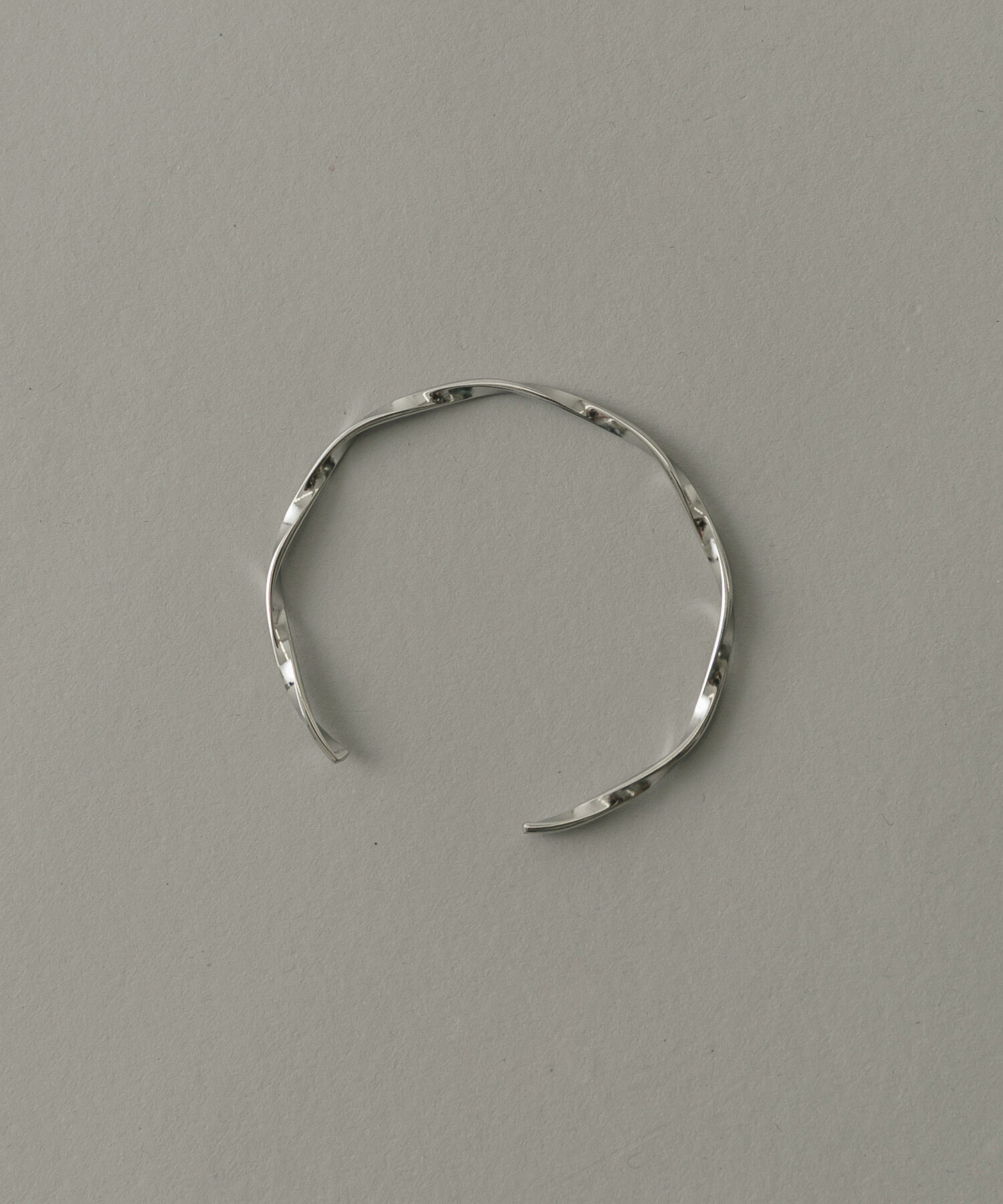 SMELLY「ステンレスツイストスリムバングル」|ブレスレット・バングル|