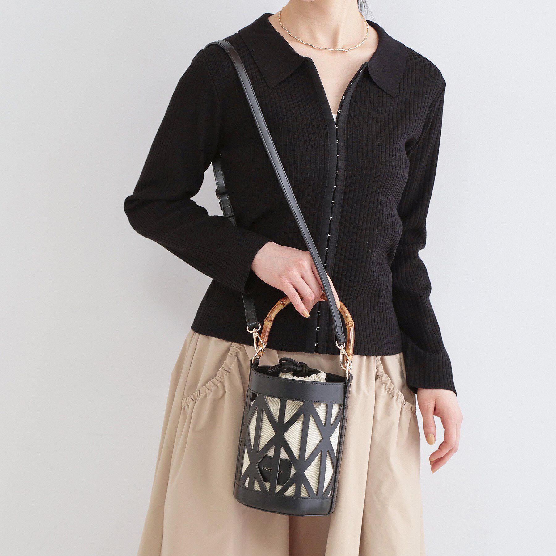 OPAQUE.CLIP「バンブーハンドルパンチングバケツ型バッグ」|ハンドバッグ|