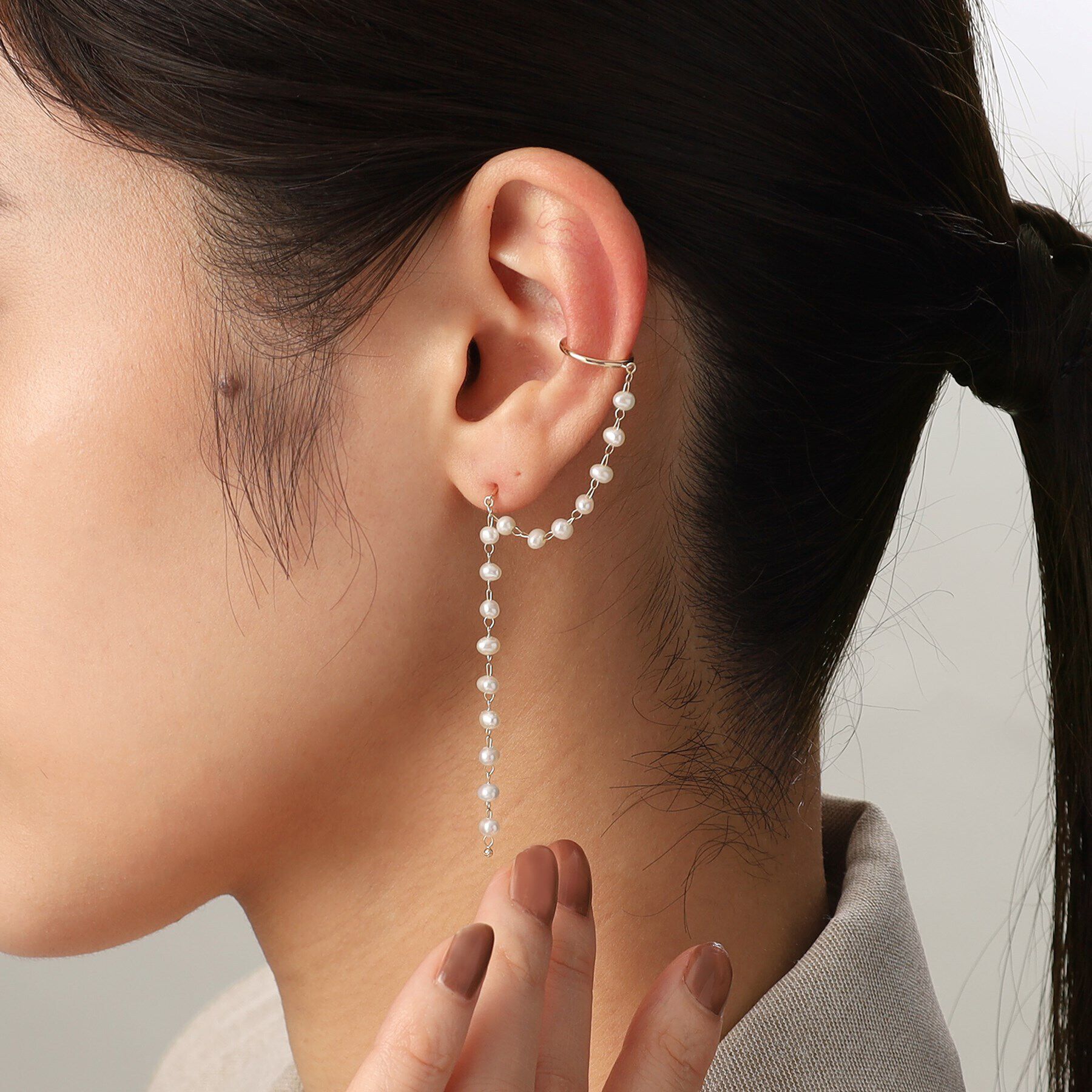 COCOSHNIK「K10パールチェーン ポストイヤーカフ」|イヤーカフ|