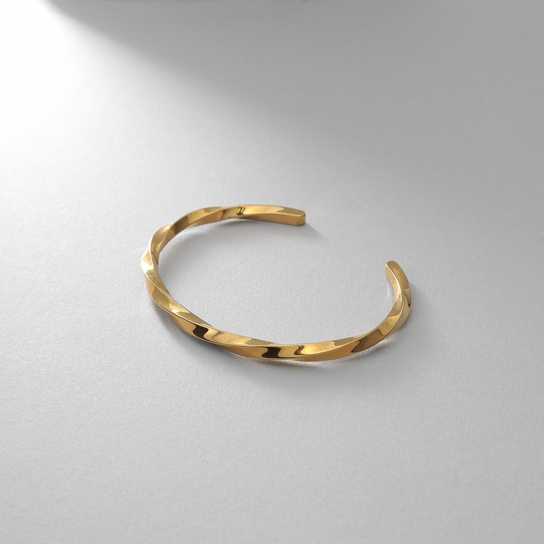 COCOSHNIK ONKITSCH「シルバー スクリューバングル GP」|ブレスレット・バングル|