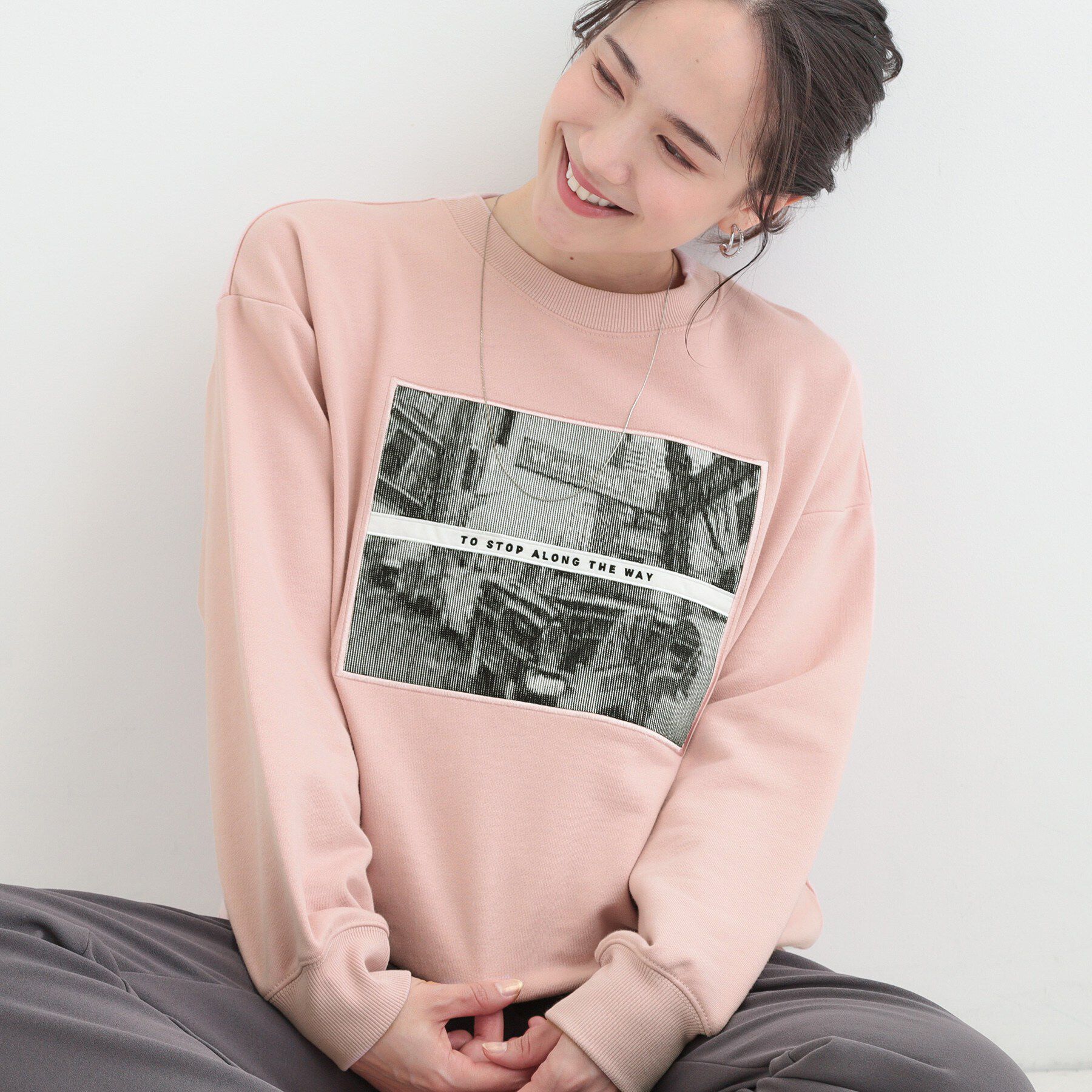 SHOO･LA･RUE「【S-LL】カジュアルすぎない大人のフォト刺繍裏毛スウェット」|パーカー|ピンク(071)