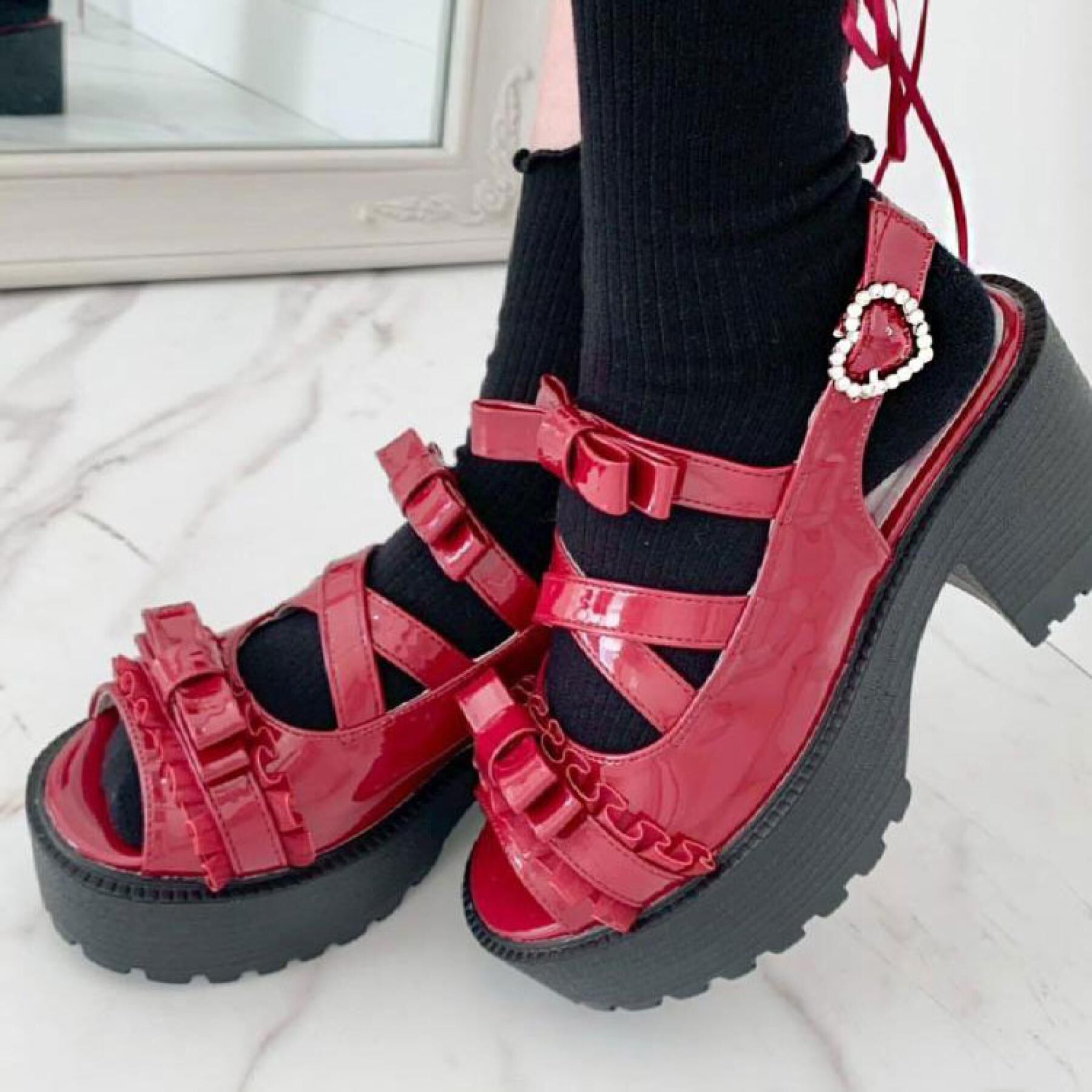 csT&P「厚底レース付きリボンベルトサンダル」|サンダル|レッド(262)