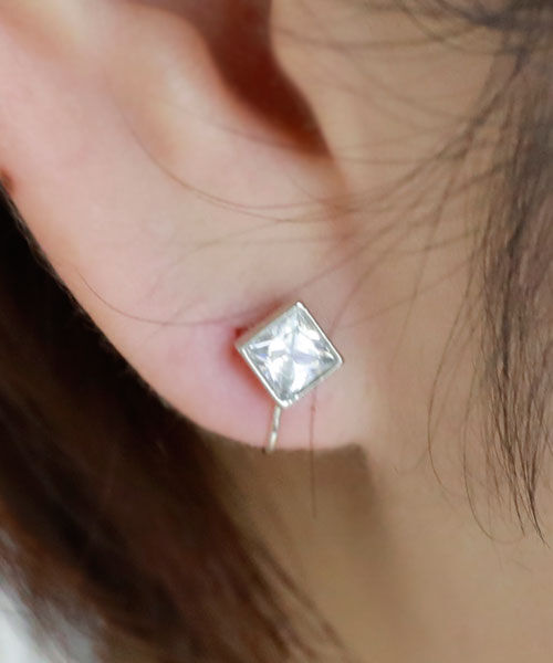 colleca la「ループフィット・スクエアビジューのイヤリング」|イヤリング|