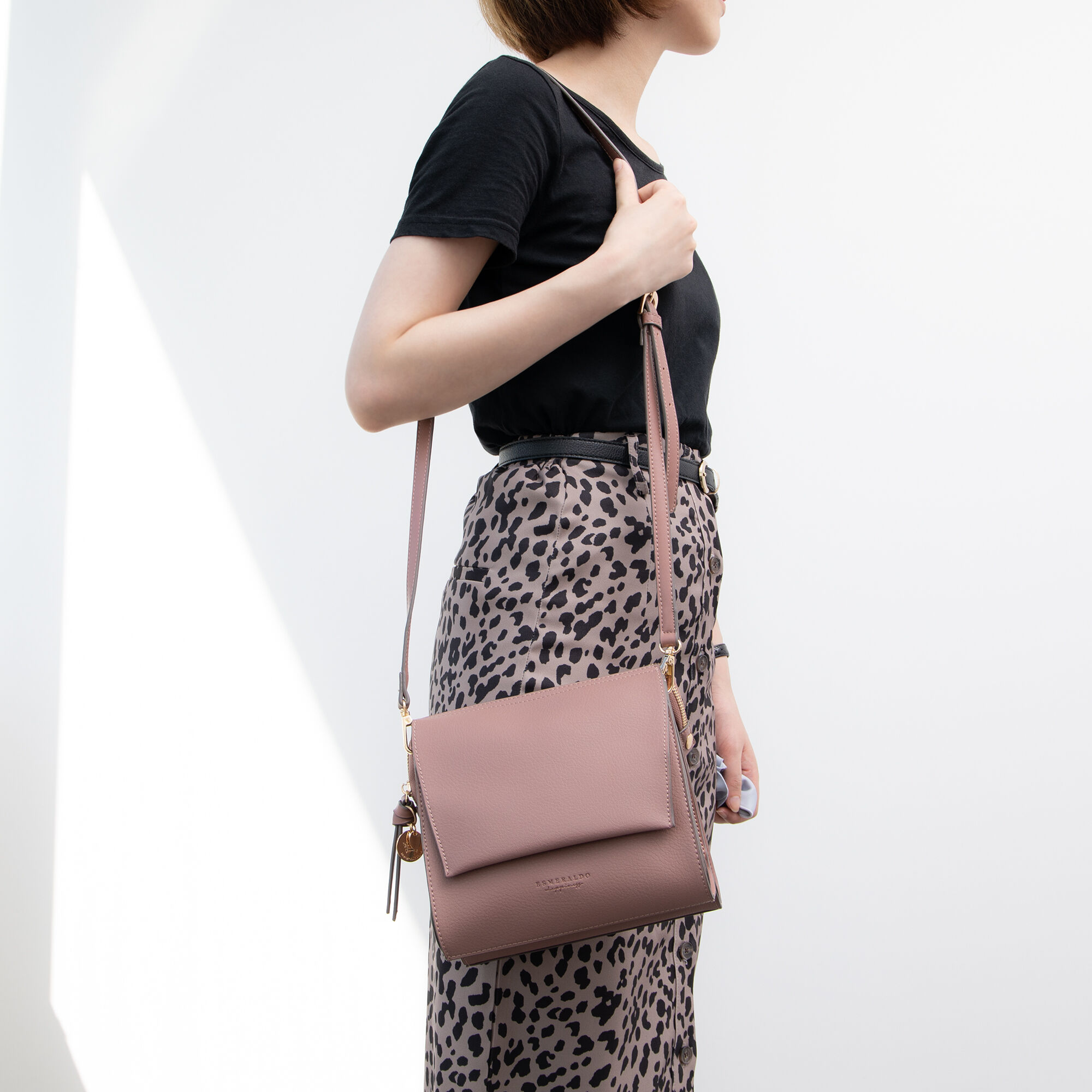  「スムース・フラップ　ショルダー／ＥＳＭＥＲＡＬＤＯ　ｈａｐｐｉｎｅｓｓ」|ショルダー・メッセンジャー|