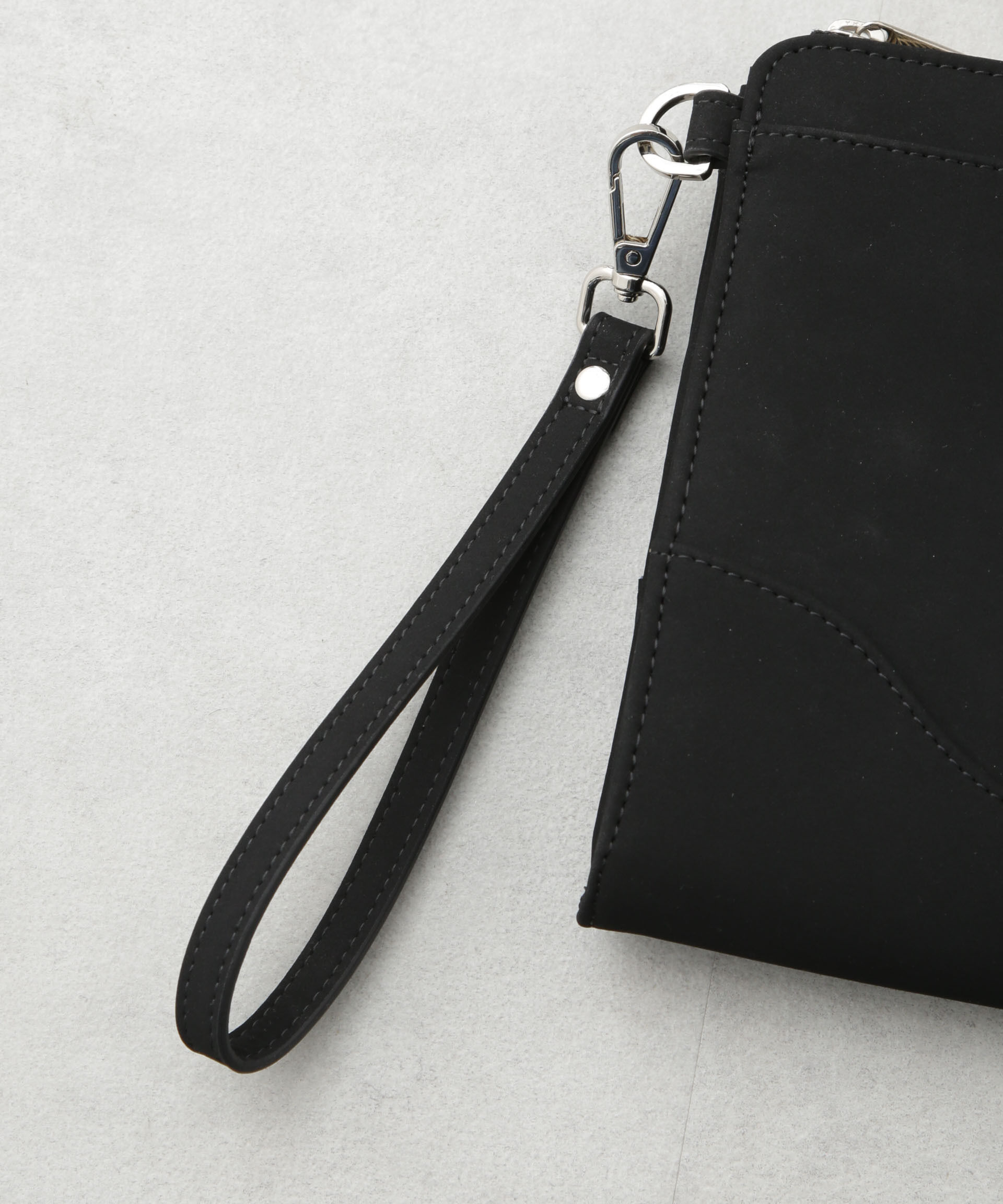 nano･universe「フェイクスエードクラッチバッグ」|ショルダー・メッセンジャー|