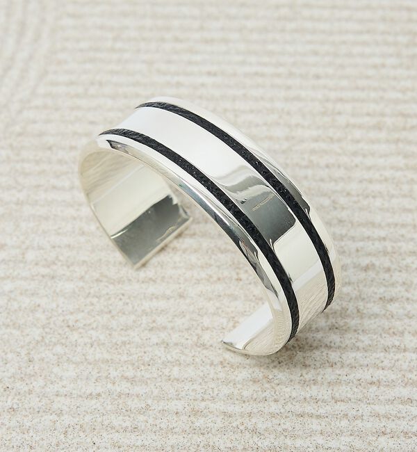 ABAHOUSE「【UNISEX】PARALLEL LINE WIDE BANGLE / パラレル」|ブレスレット・バングル|シルバー