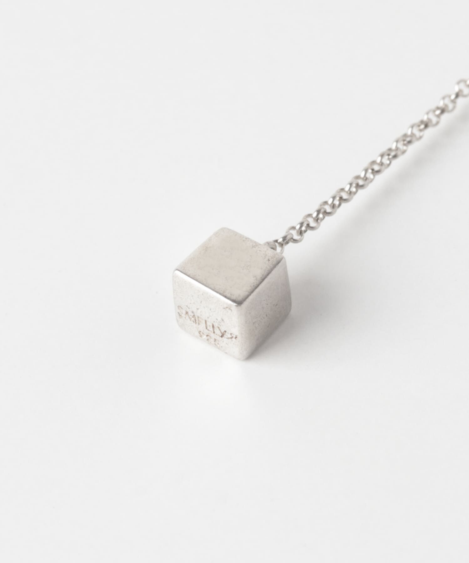 SMELLY「SMELLY so　cube chain earring」|イヤリング|
