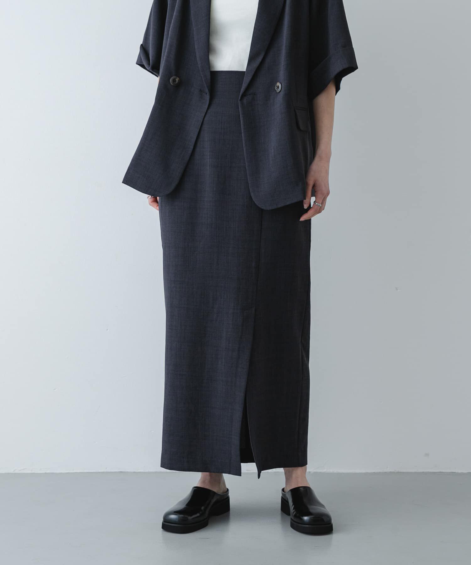 SENSE OF PLACE by URBAN RESEARCH「『一部WEB限定』『UR TECH DRYLUXE』リネンライクスリットタイトスカート」|スカート|チャコールグレー
