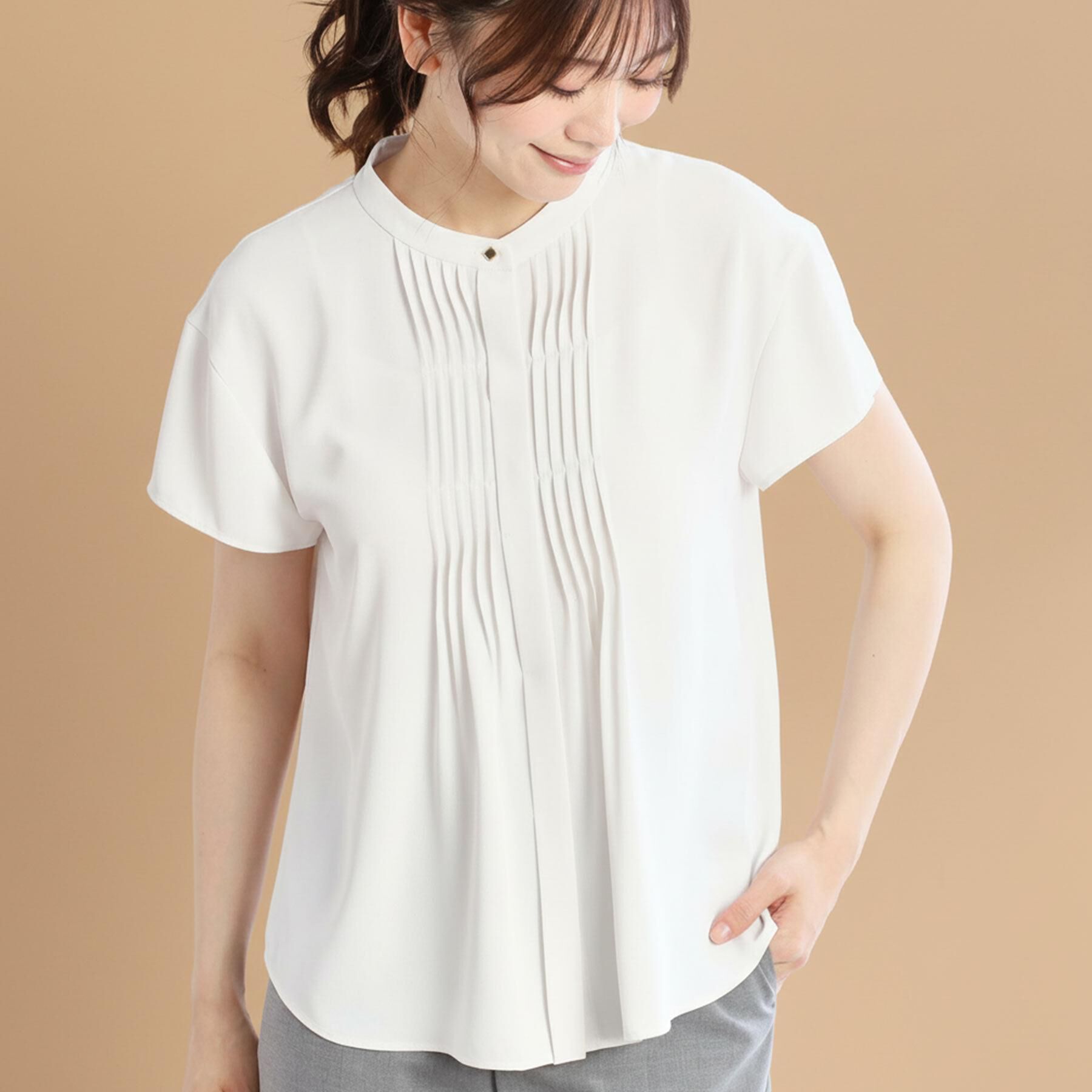 Reflect「【インナーに◎／すっきり見え！長め丈】タックデティールブラウス」|シャツ・ブラウス|アイボリー(004)