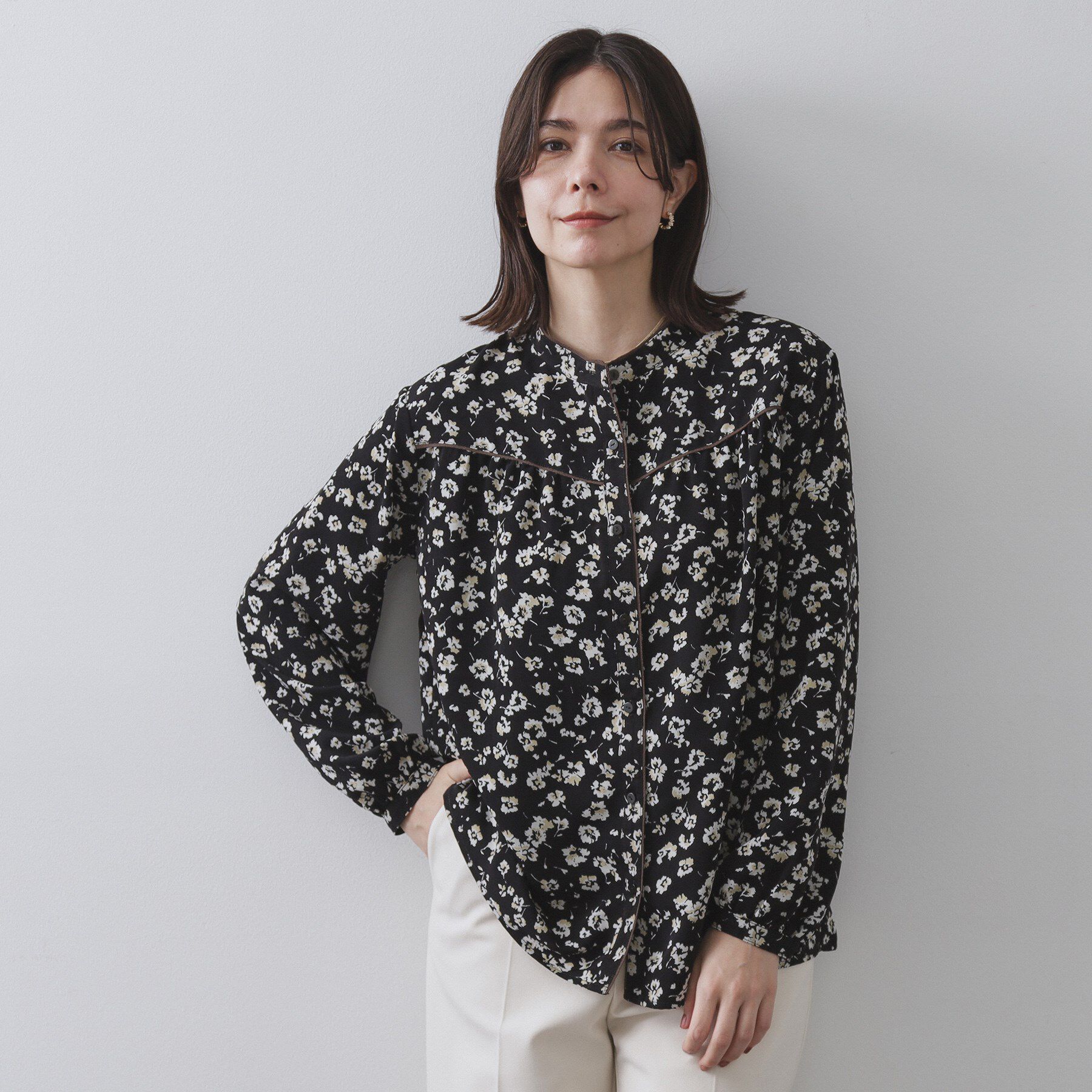 OPAQUE.CLIP「フラワープリントブラウス【洗濯機OK】」|シャツ・ブラウス|ブラック(119)