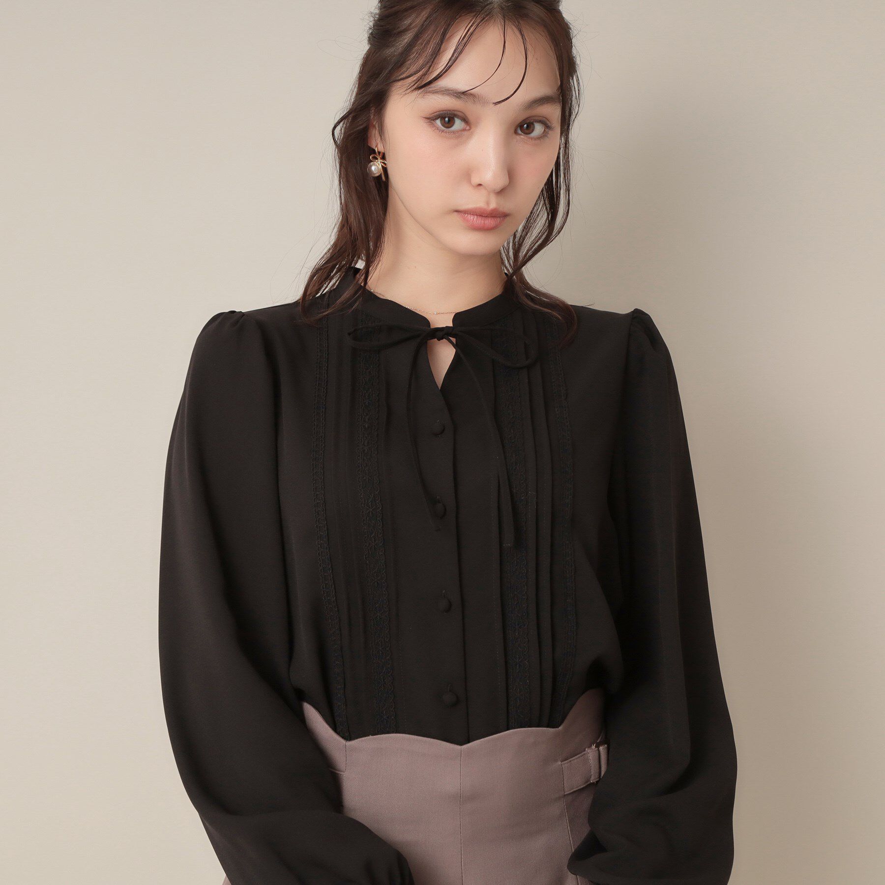 Couture broach「【大人可愛い・通勤】ピンタックレースブラウス」|シャツ・ブラウス|