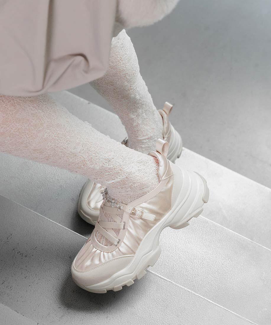  「ビジューベルトレースアップスニーカー」|スニーカー|