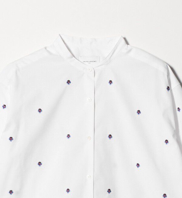 UNITED ARROWS「エンブロイダリーフラワー バンドカラー シャツ」|シャツ・ブラウス|