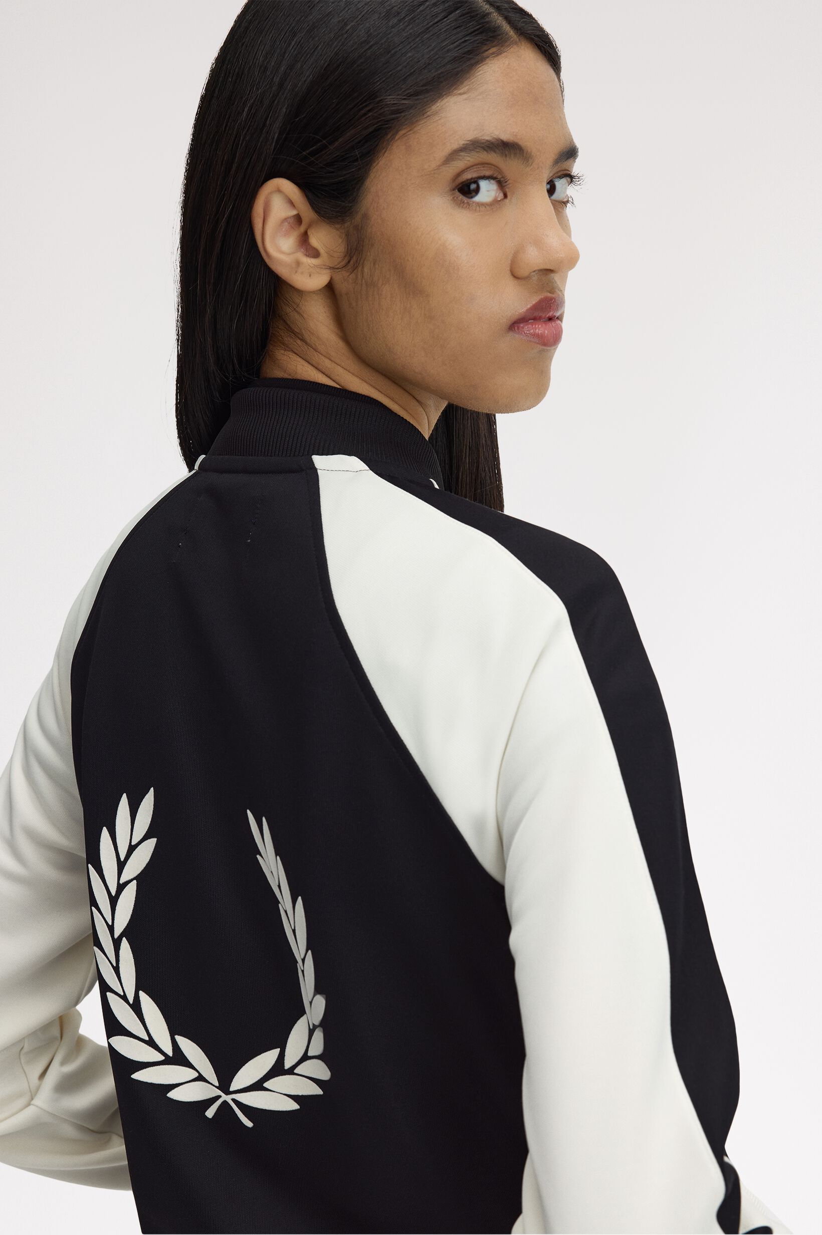 FRED PERRY 「Amy Winehouse Laurel Wreath Bomber Jacket」|ブルゾン・スタジャン|