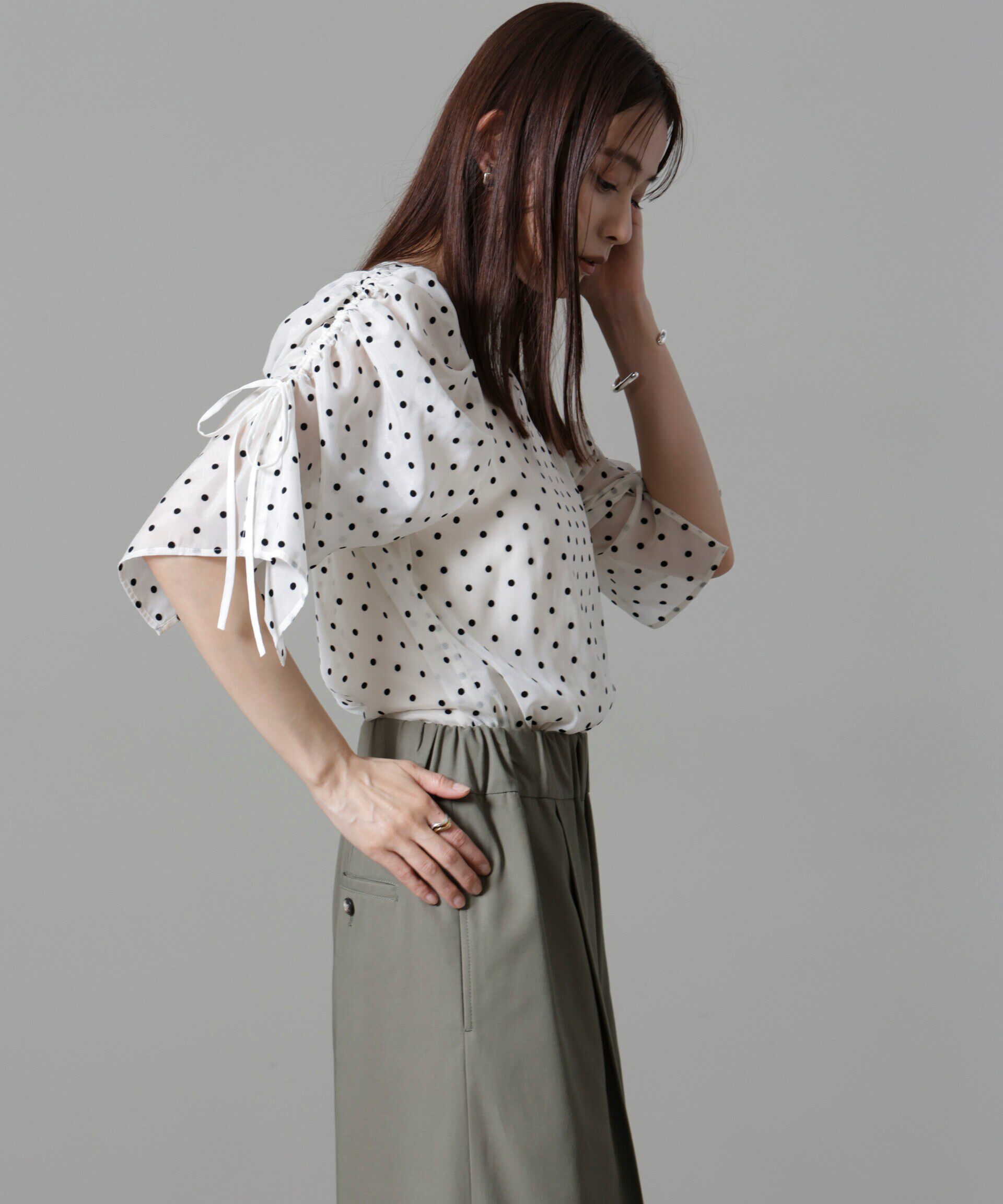 nano･universe「フロッキードットリボンスリーブブラウス」|シャツ・ブラウス|