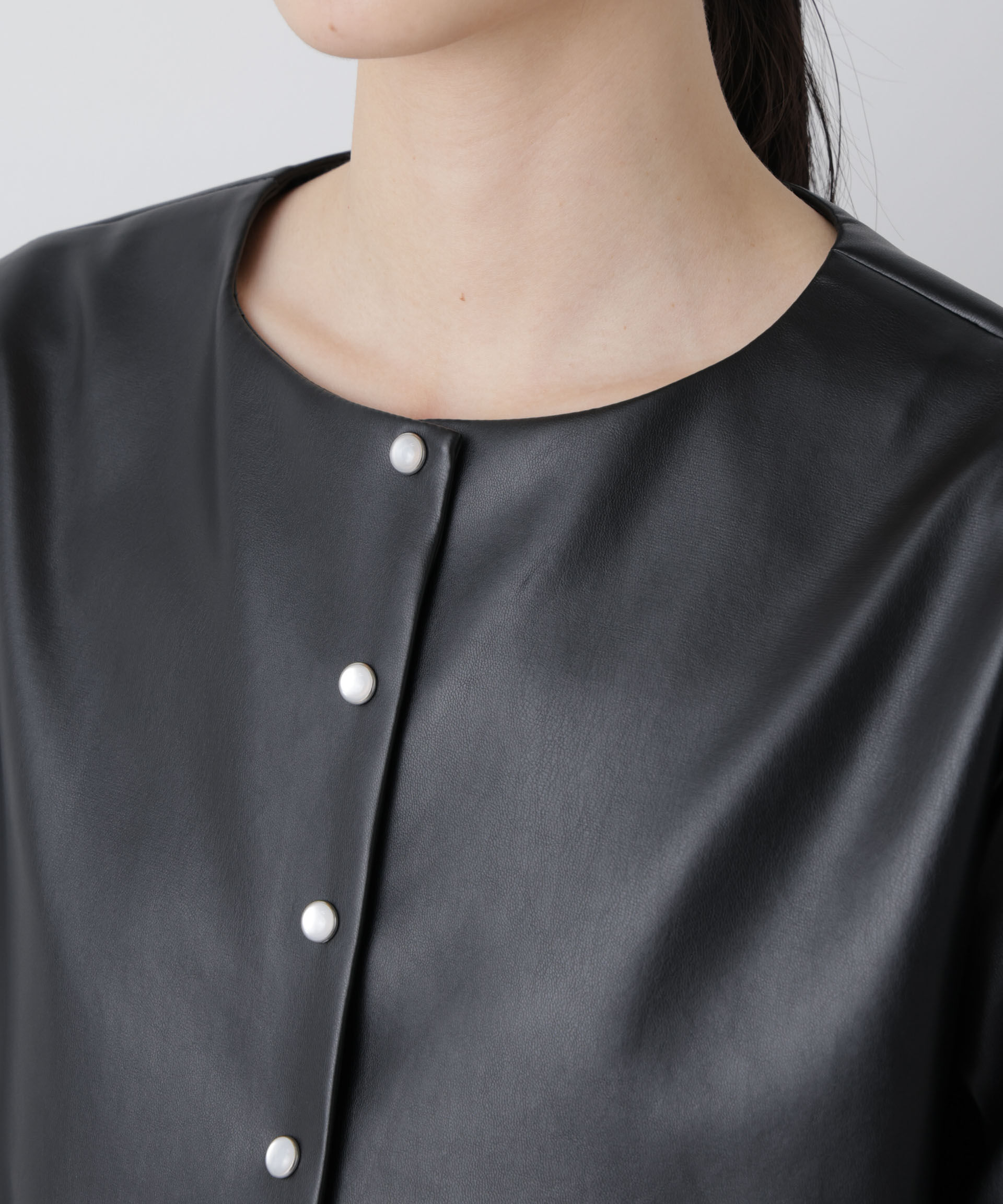 nano･universe「フェイクレザーパールドットノーカラージャケット」|テーラードジャケット|