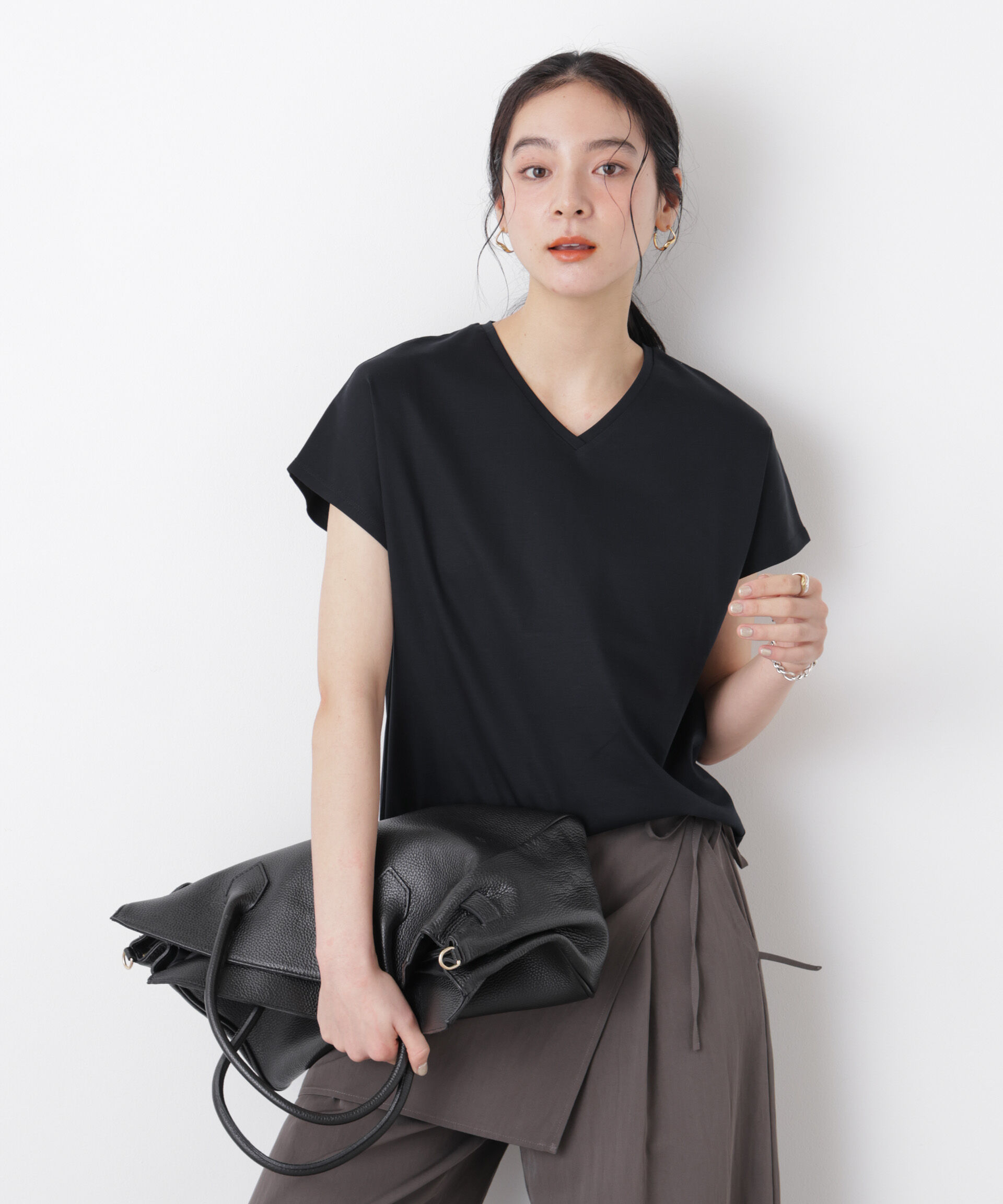 nano･universe「DressT/シルケットスムースVネックソフトドルマンTシャツ」|Tシャツ・カットソー|ブラック