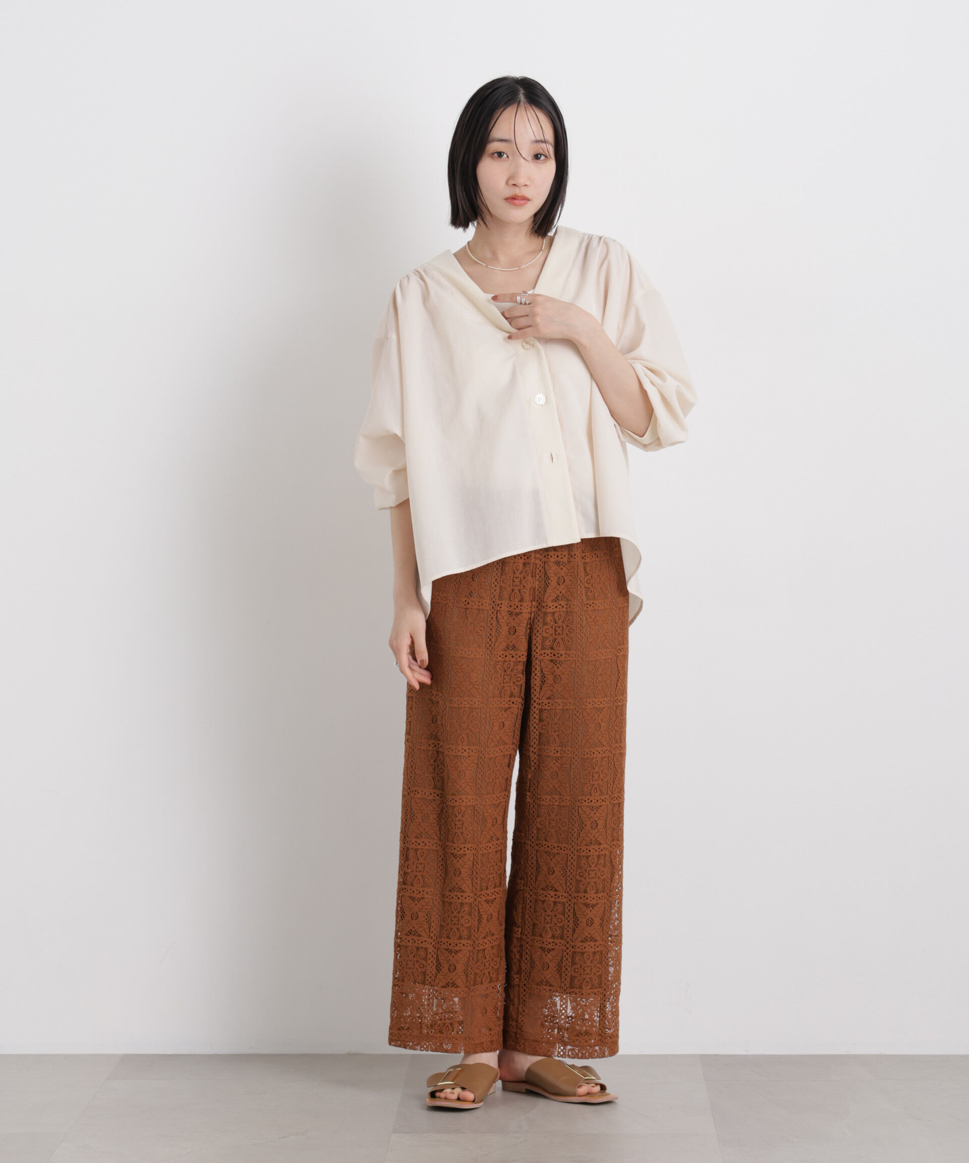 nano･universe「幾何柄レースパンツ(セットアップ可)」|チノ|