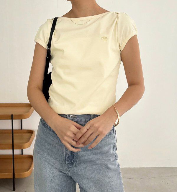  「【Tシャツが苦手な方にも◎】1ポイントボートネックTシャツ」|Tシャツ・カットソー|