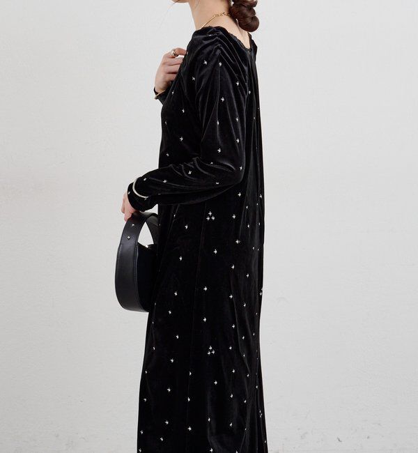  「ベロア刺繍ワンピース」|ワンピース|