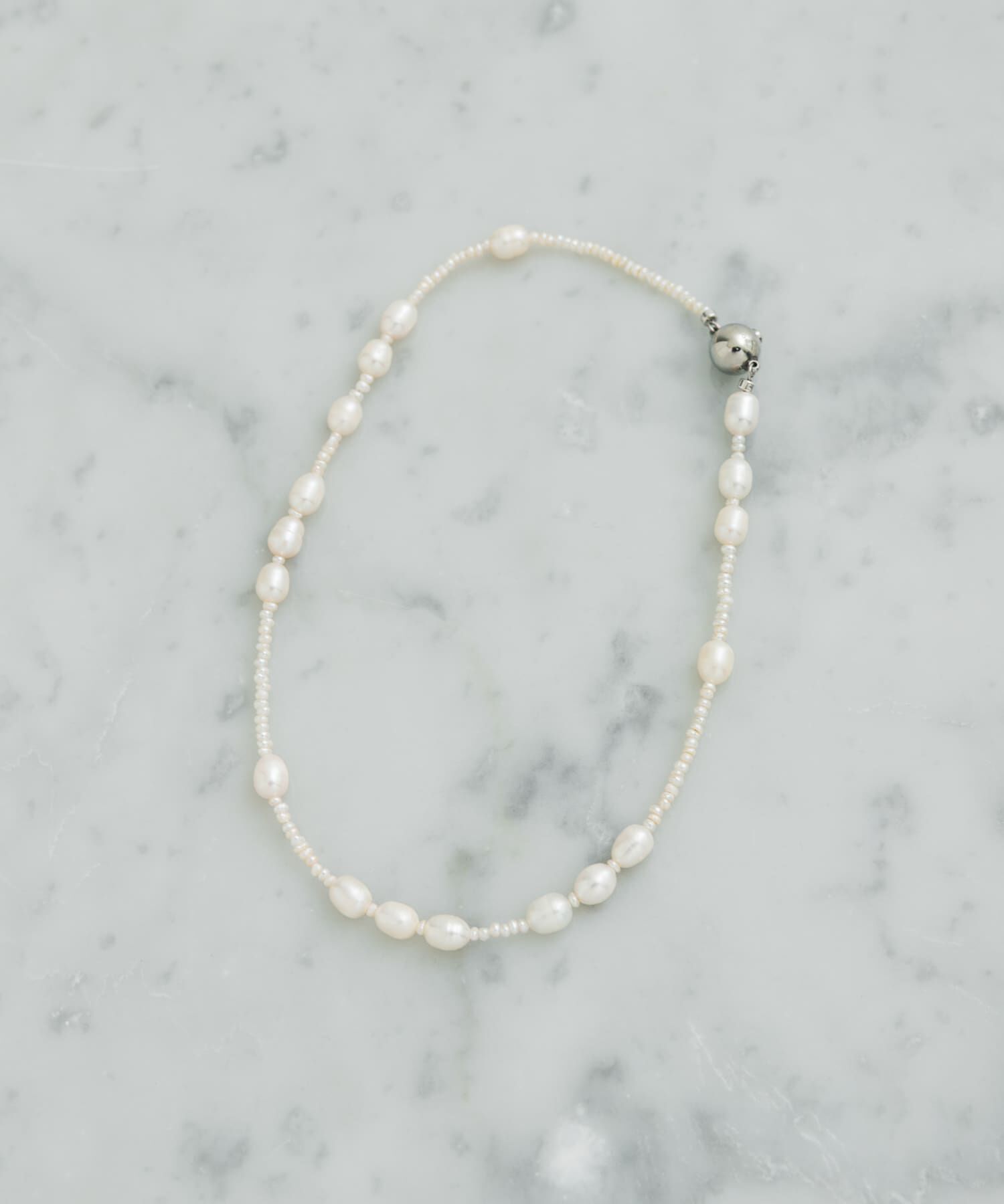 URBAN RESEARCH ROSSO「in mood　BABY&RICEPRL 36CM CHOKER」|ネックレス|ホワイト