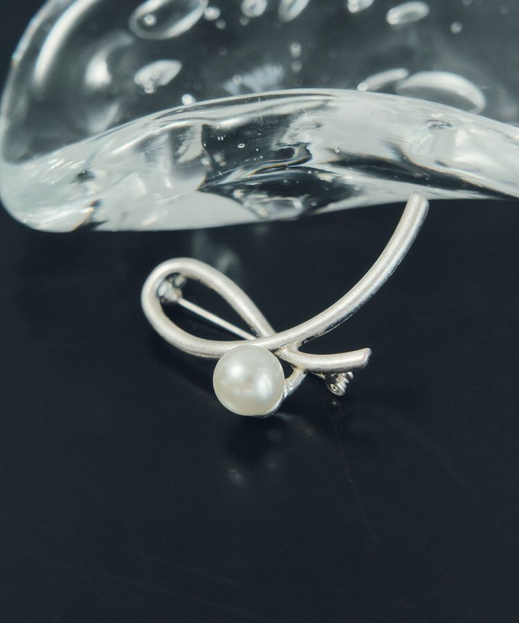 YECCA VECCA「ニュアンスラインパールブローチ」|その他|Silver