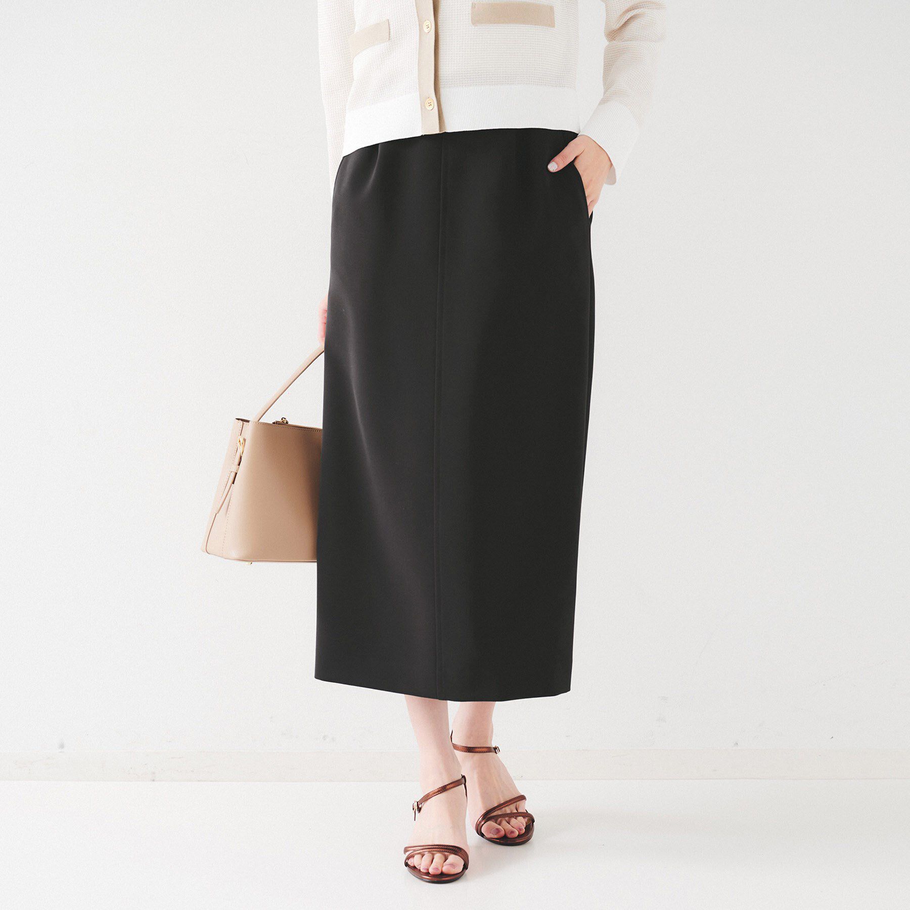 UNTITLED「【後ろウエストゴム/洗える】ストレッチ ナロースカート」|スカート|